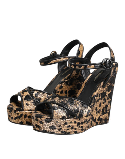 Dolce &amp; Gabbana Braune Sandalen mit Keilabsatz und Knöchelriemen in Leopardenmuster