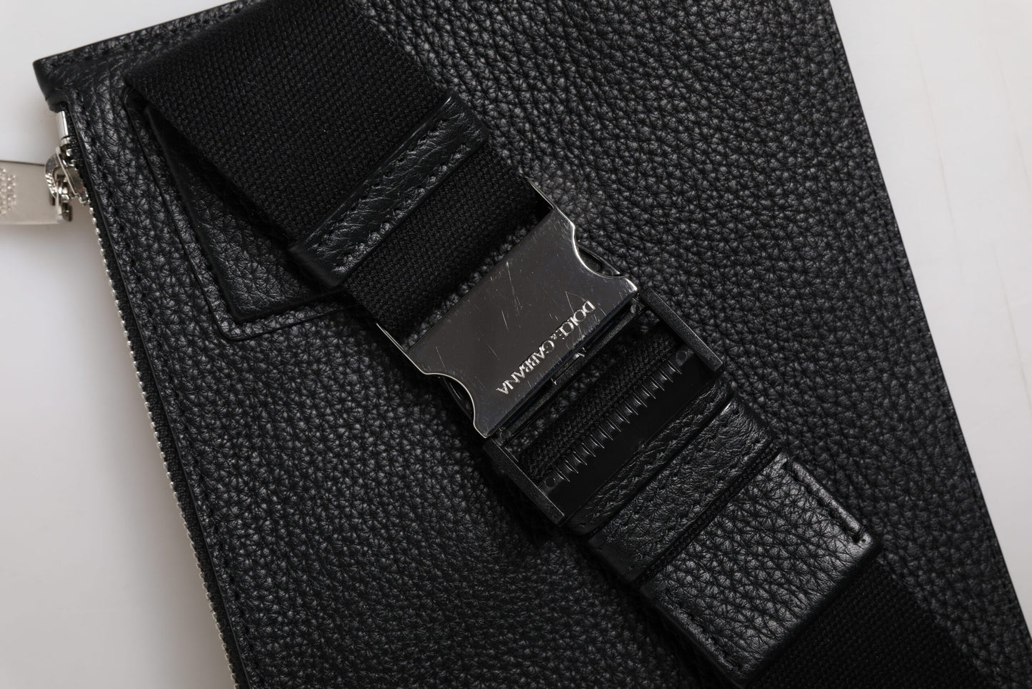 Dolce &amp; Gabbana – Gürteltasche aus schwarzem Leder mit Logoprägung