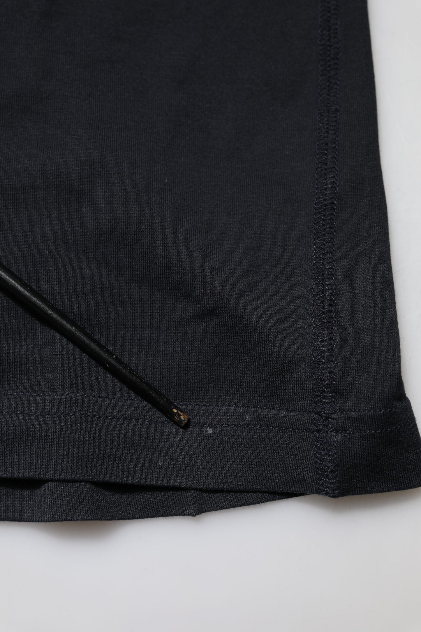 Dolce &amp; Gabbana – Dunkelblaues Baumwoll-T-Shirt mit Rundhalsausschnitt und Logo-Plakette