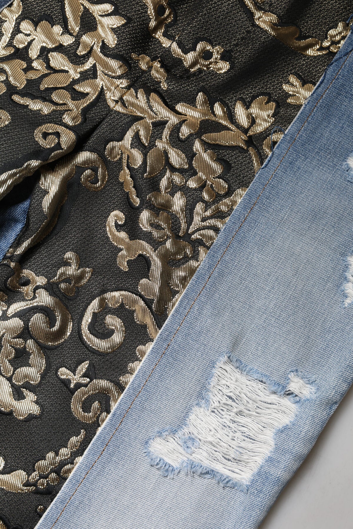 Dolce &amp; Gabbana – Mehrfarbige Patchwork-Jeans aus konischem Denim 