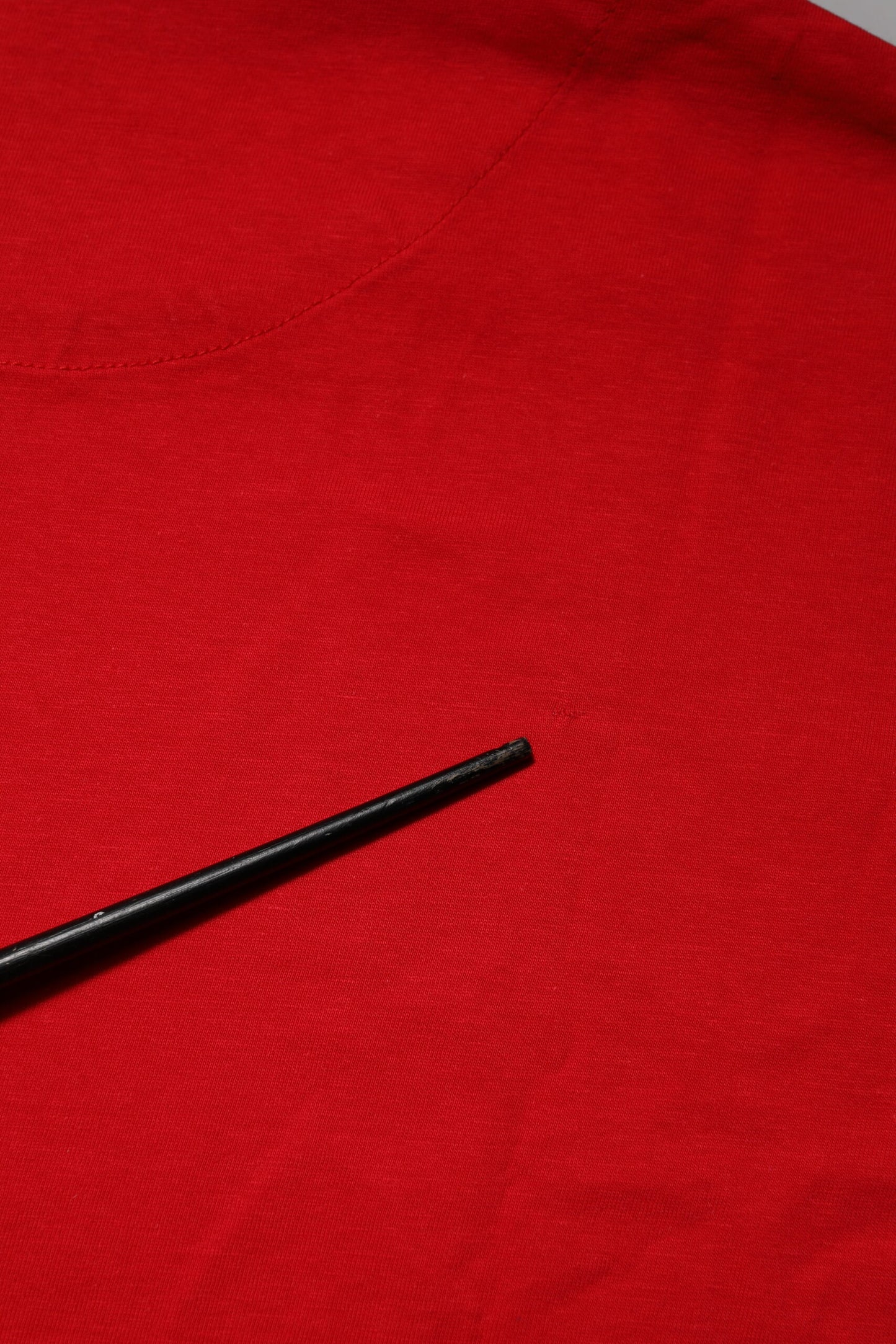 Dolce &amp; Gabbana – Rotes T-Shirt mit Rundhalsausschnitt und kurzen Ärmeln