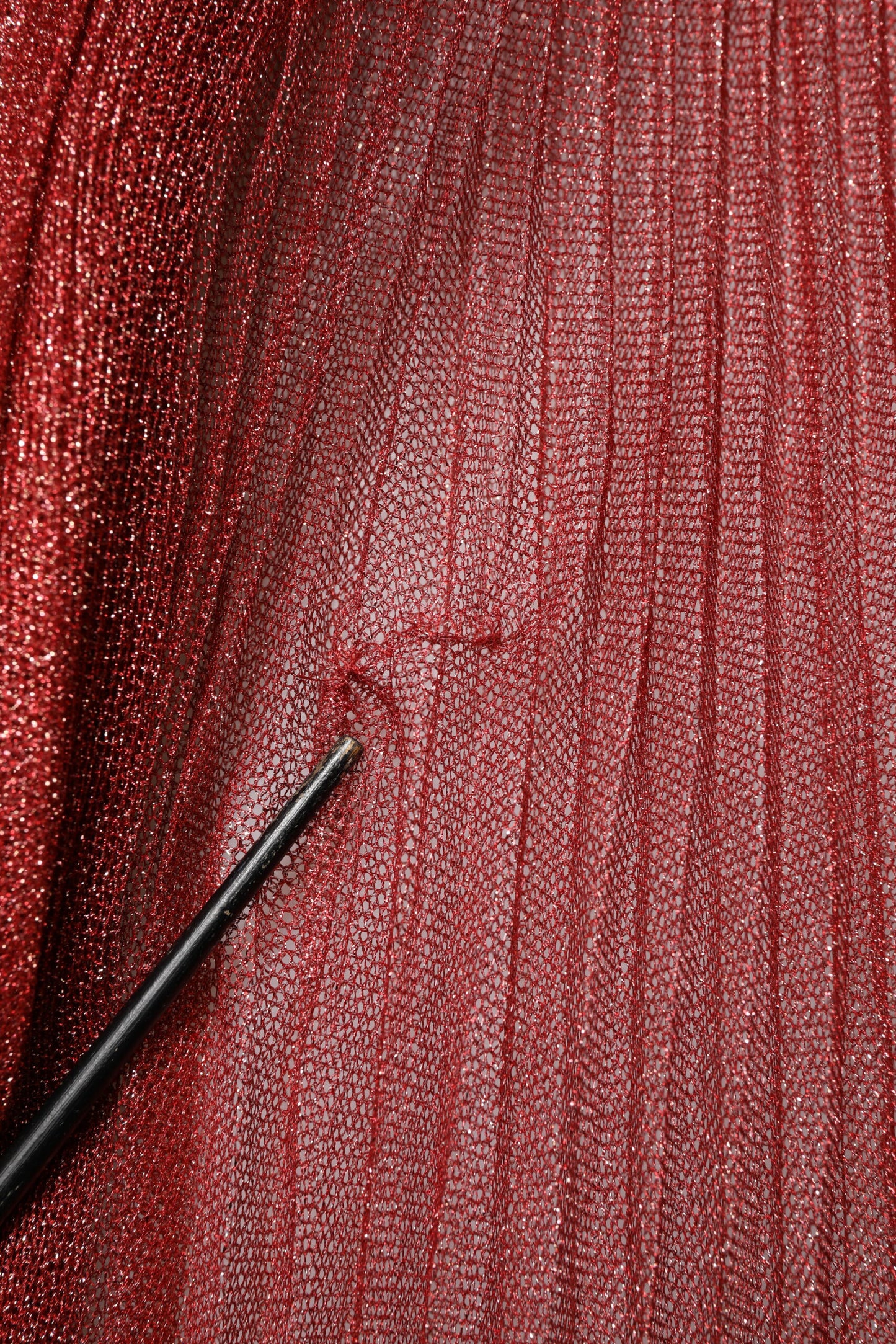 Dolce &amp; Gabbana Burgunderrotes ärmelloses Midi-A-Linien-Kleid aus Netzstoff