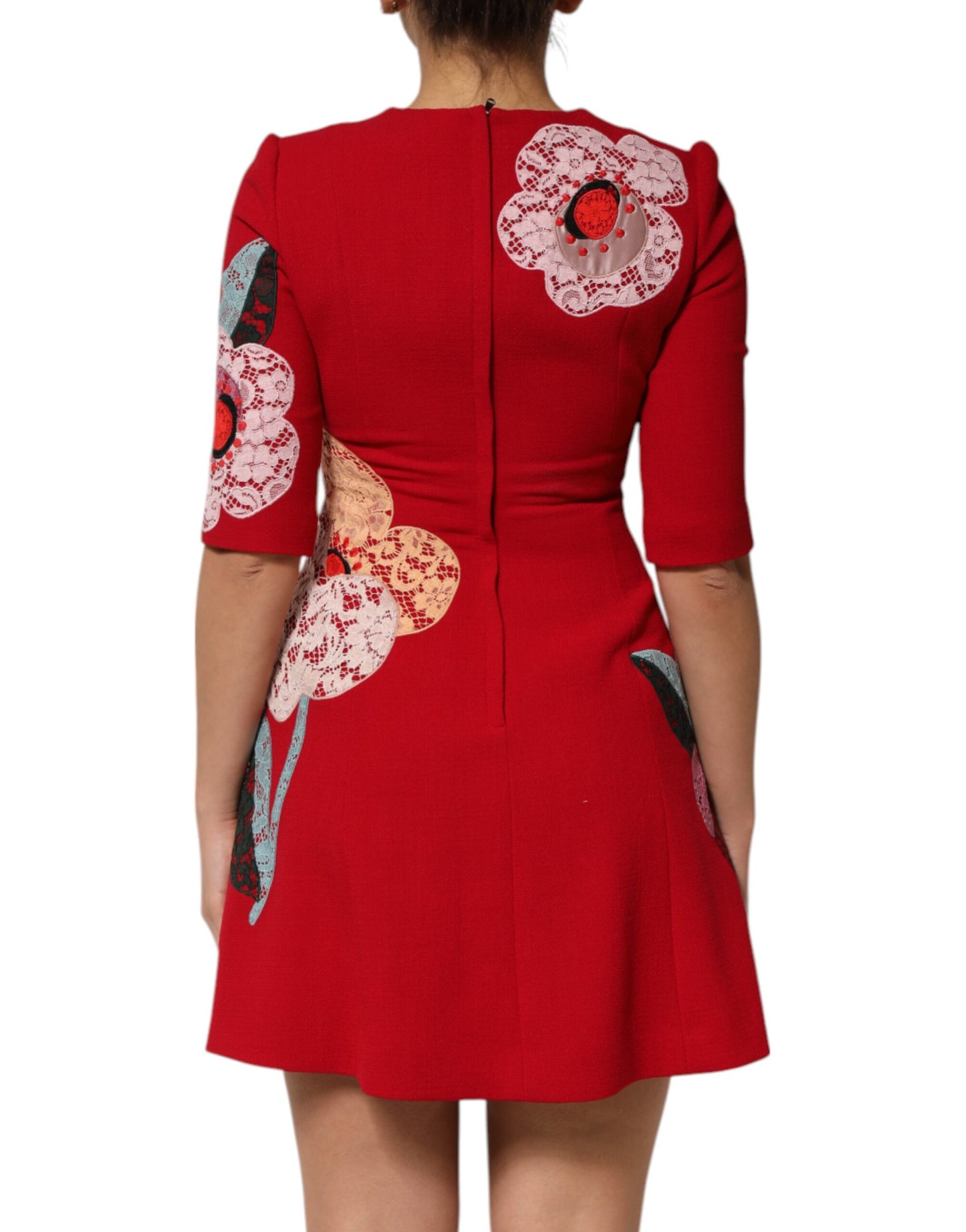 Dolce &amp; Gabbana – A-Linien-Minikleid mit roter Spitzen-Blumenapplikation