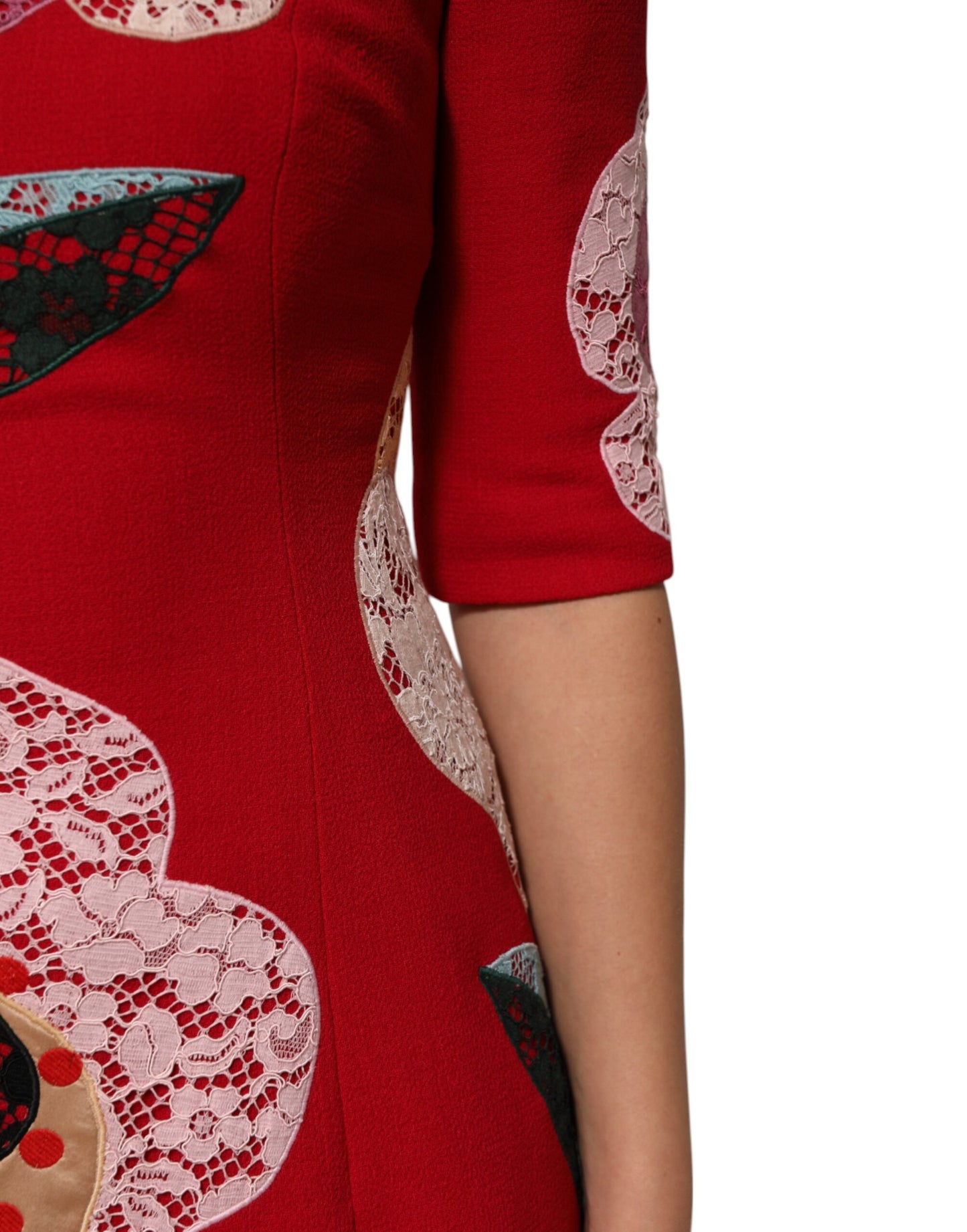 Dolce &amp; Gabbana – A-Linien-Minikleid mit roter Spitzen-Blumenapplikation