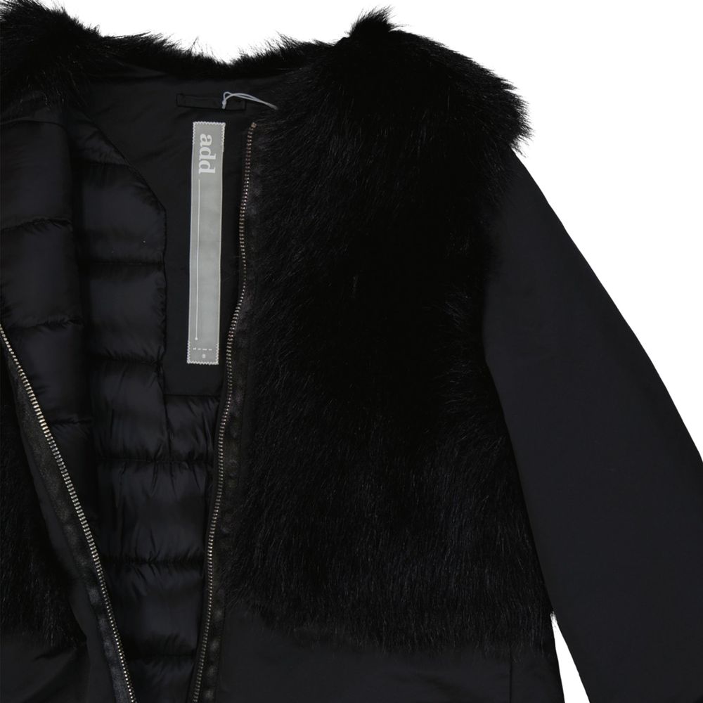 Schwarzen Polyester-Mantel hinzufügen