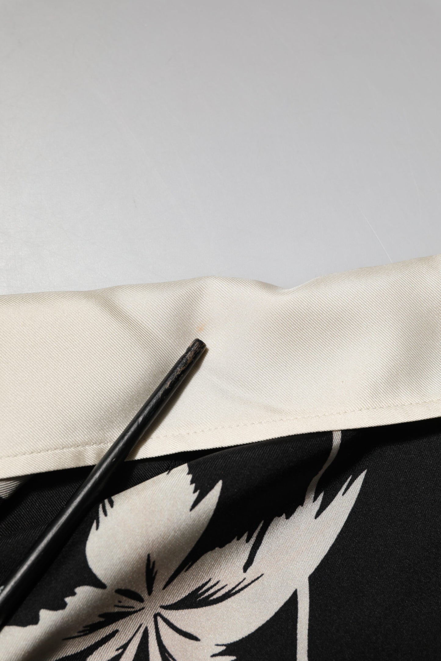 Dolce &amp; Gabbana – Schwarzes, bedrucktes, kurzärmliges Freizeithemd aus Seide