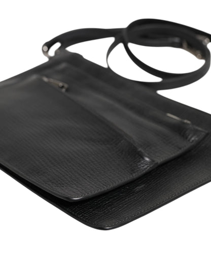 Dolce &amp; Gabbana Schultertasche aus schwarzem Palmellato-Leder mit Logoplakette