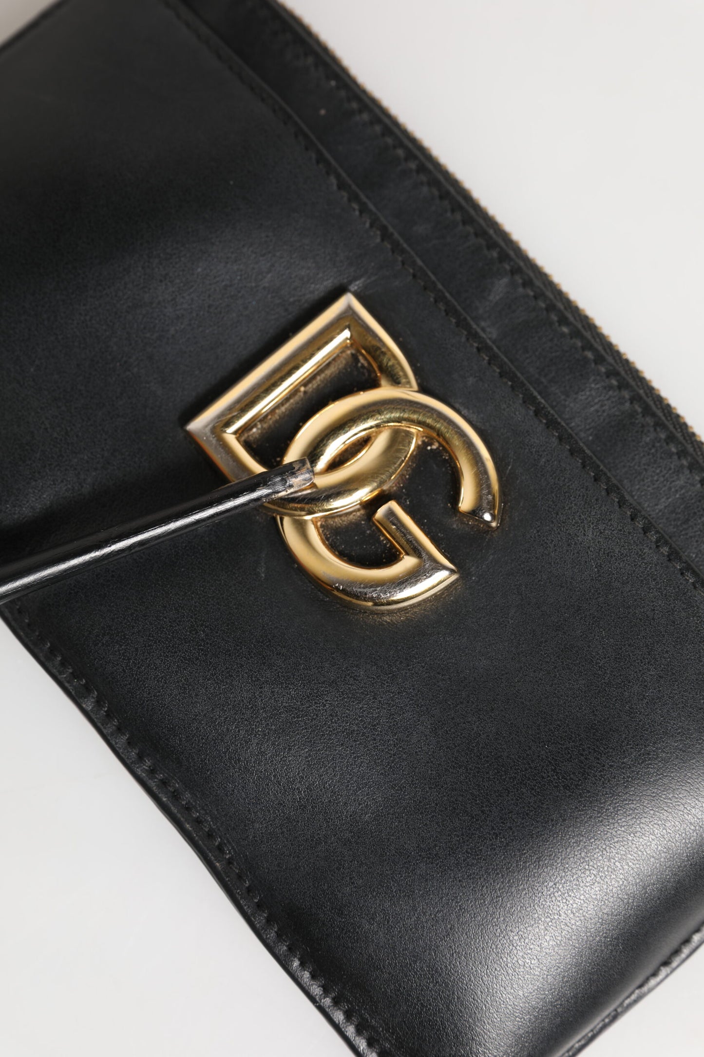 Dolce &amp; Gabbana Damen-Kartenetui aus schwarzem Kalbsleder mit DG-Logo