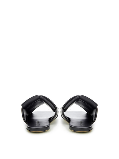 Bottega Veneta Elegante schwarze Ledersandalen