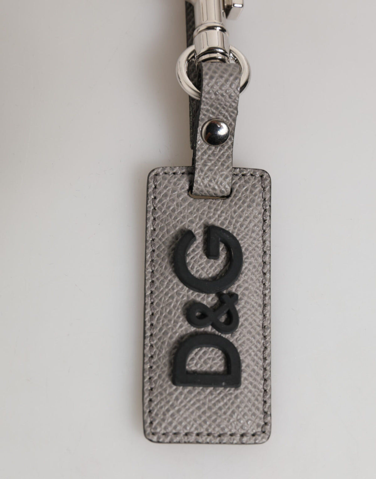 Dolce &amp; Gabbana Schlüsselanhänger aus grauem Leder mit Logo und Metallring für Herren