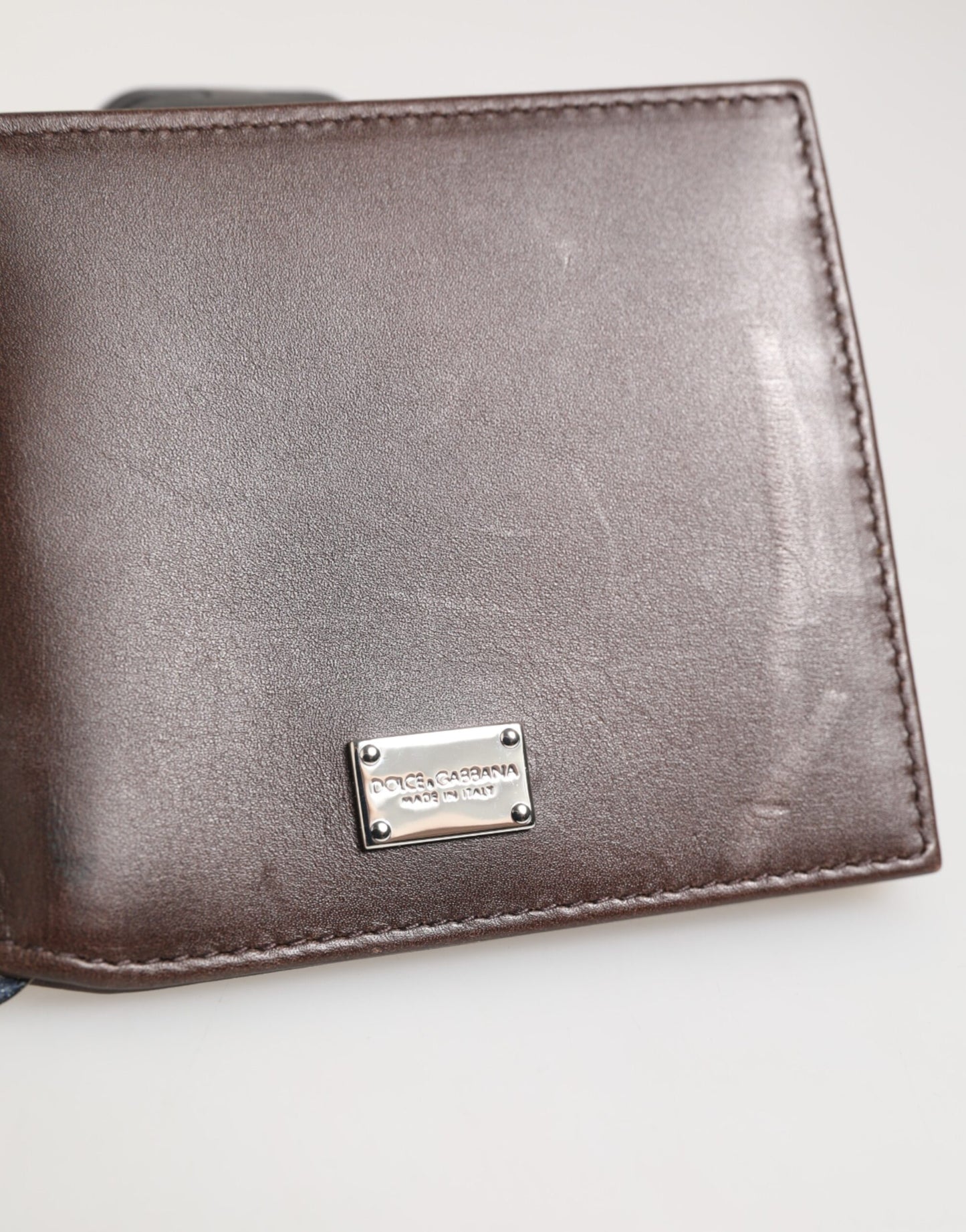 Dolce &amp; Gabbana – Braune Lederbrieftasche mit DG-Logogravur und zweifach faltbarem Kartenetui