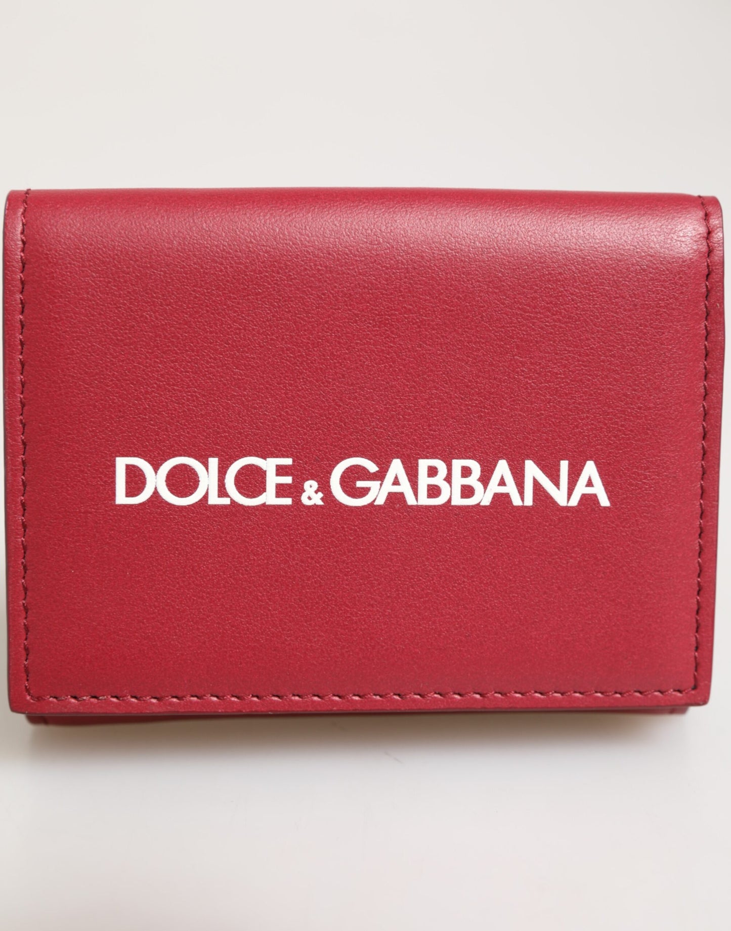 Dolce &amp; Gabbana – Dreifach faltbares Kartenetui aus rotem Leder mit auffälligem Logo-Print