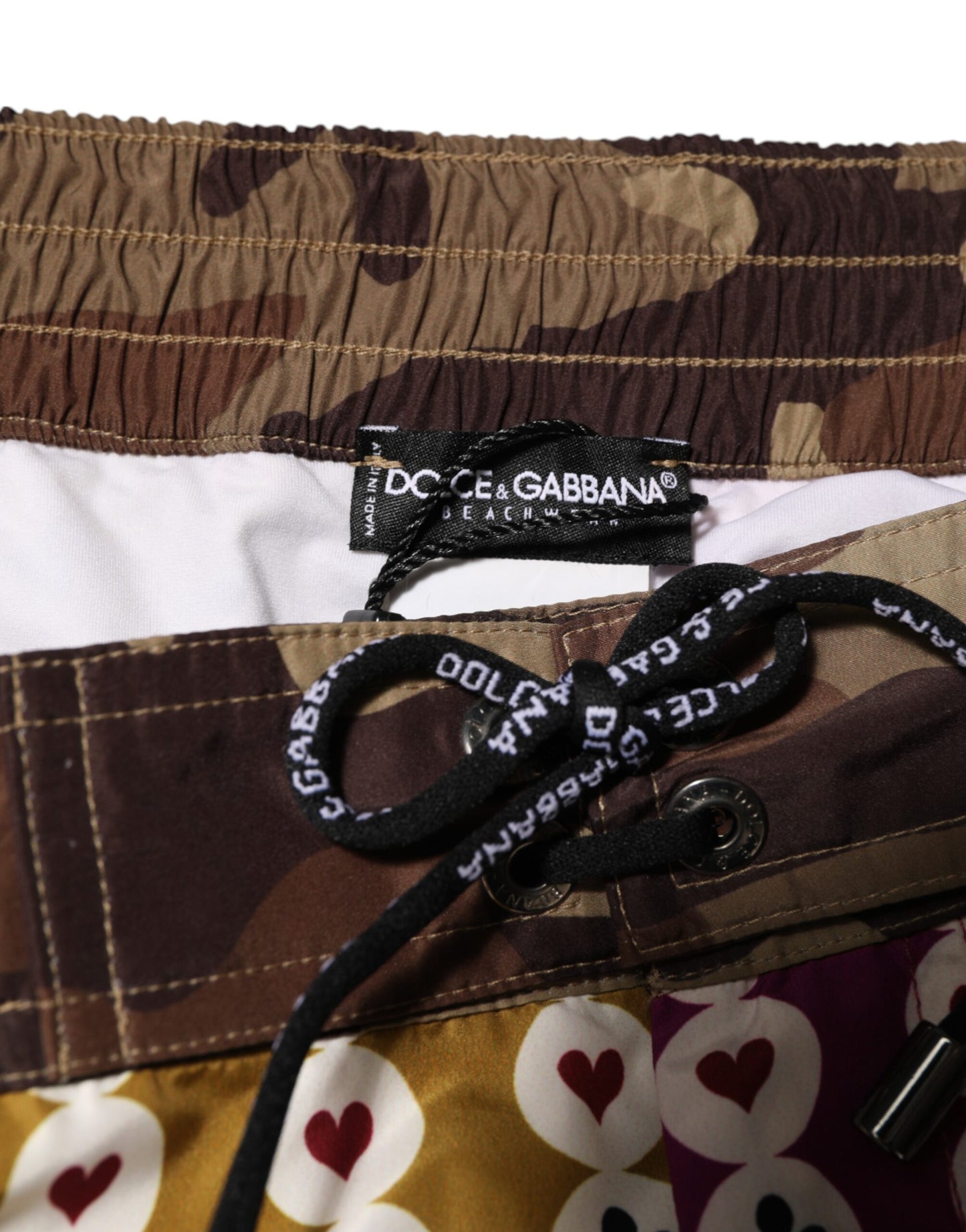 Dolce &amp; Gabbana – Mehrfarbige Shorts mit Spielkarten-Camouflage