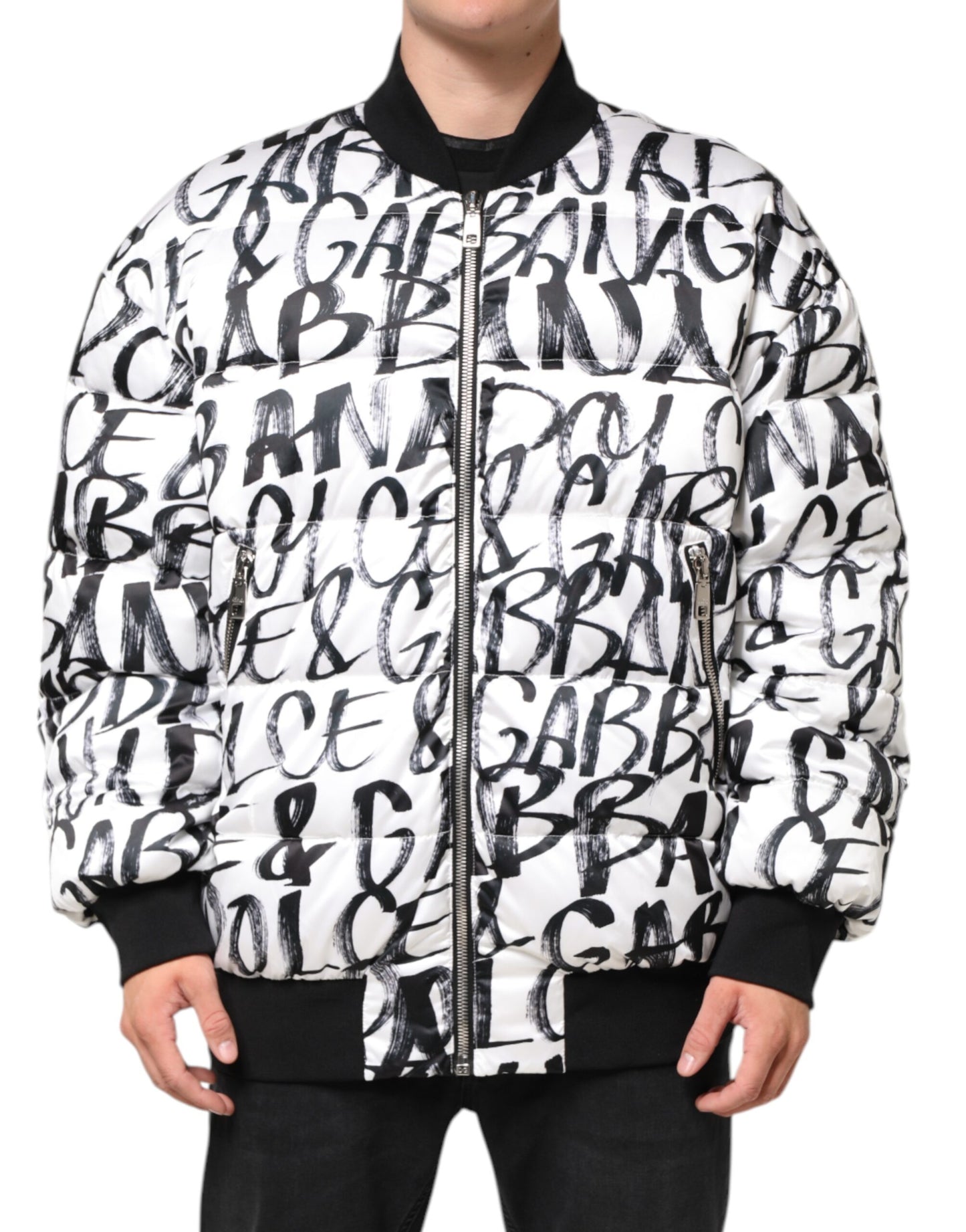 Dolce &amp; Gabbana – Puffer-Bomberjacke mit Graffiti-Logo in Weiß und Schwarz