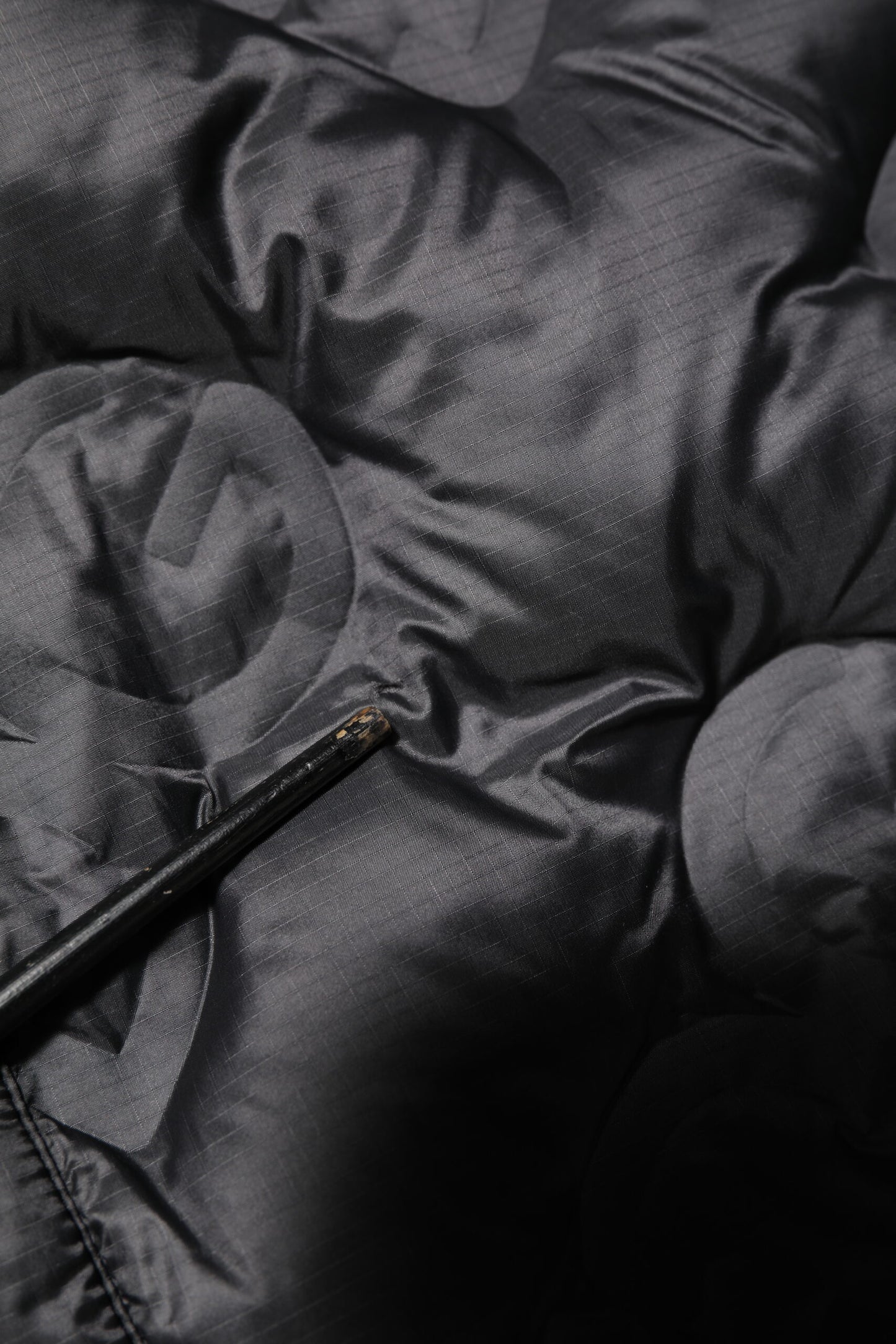 Dolce &amp; Gabbana – Schwarze, gesteppte Pufferjacke aus Nylon mit DG-Logo