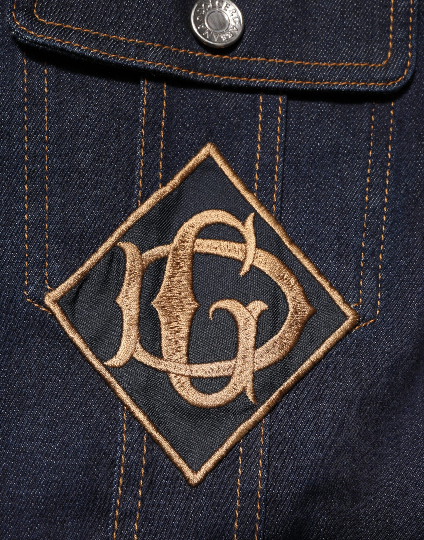 Dolce &amp; Gabbana – Slim Fit-Jeansjacke mit Logo-Patch in Indigoblau