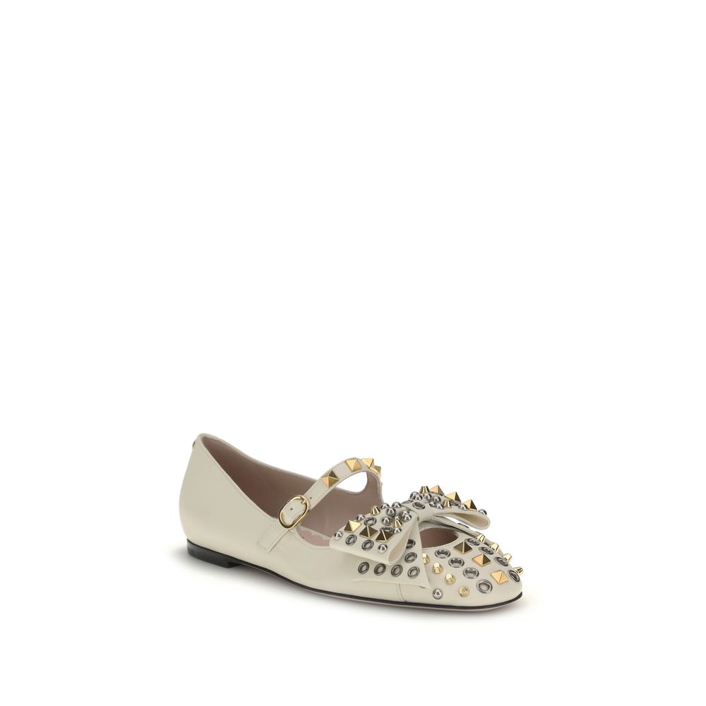 Valentino Garavani Ballerinas aus cremefarbenem Ziegenleder