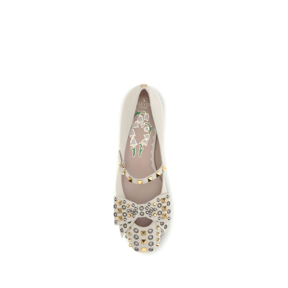 Valentino Garavani Ballerinas aus cremefarbenem Ziegenleder