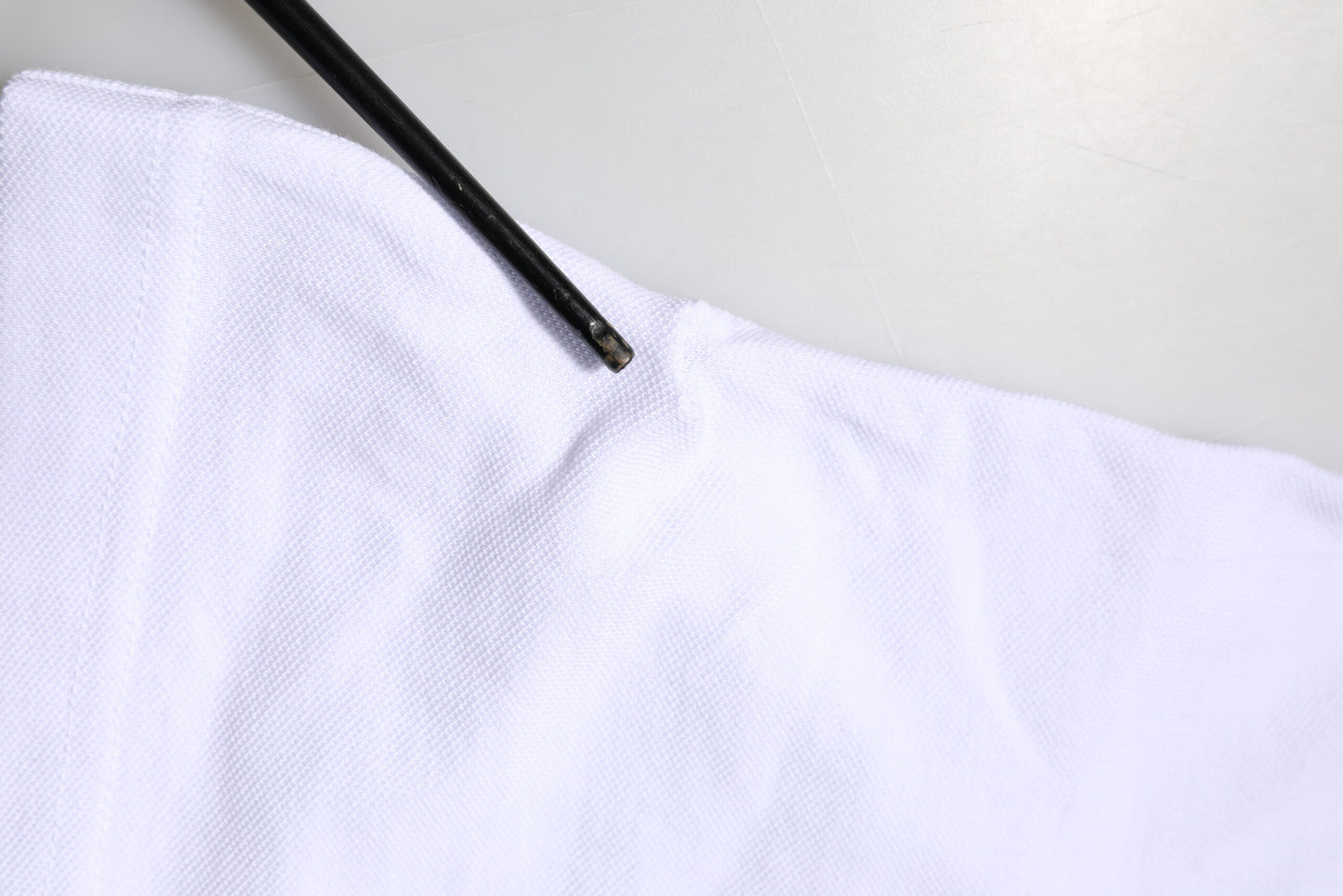 Dolce &amp; Gabbana – Weißes Baumwoll-T-Shirt mit DG-Herzlogo-Stickerei