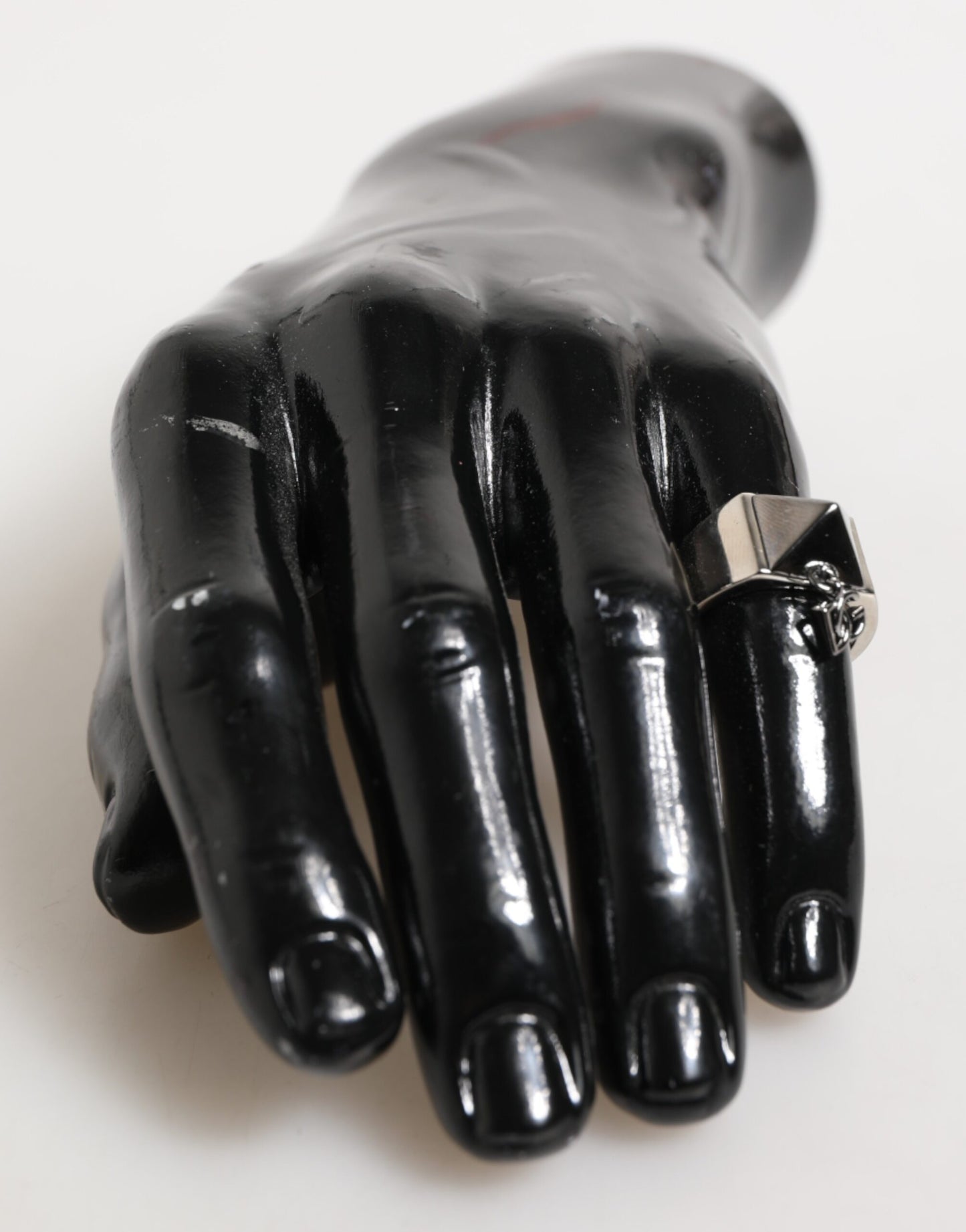 Dolce &amp; Gabbana – Silberfarbener Ring aus echtem Messing mit Pyramiden-DG-Logo