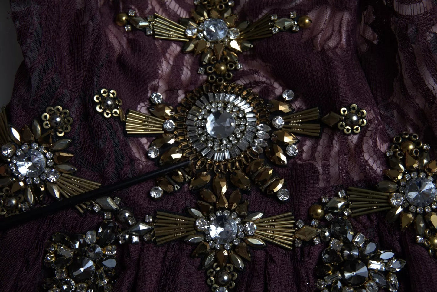 Dolce &amp; Gabbana – Lilafarbenes A-Linien-Kleid aus Viskose mit Kristallen