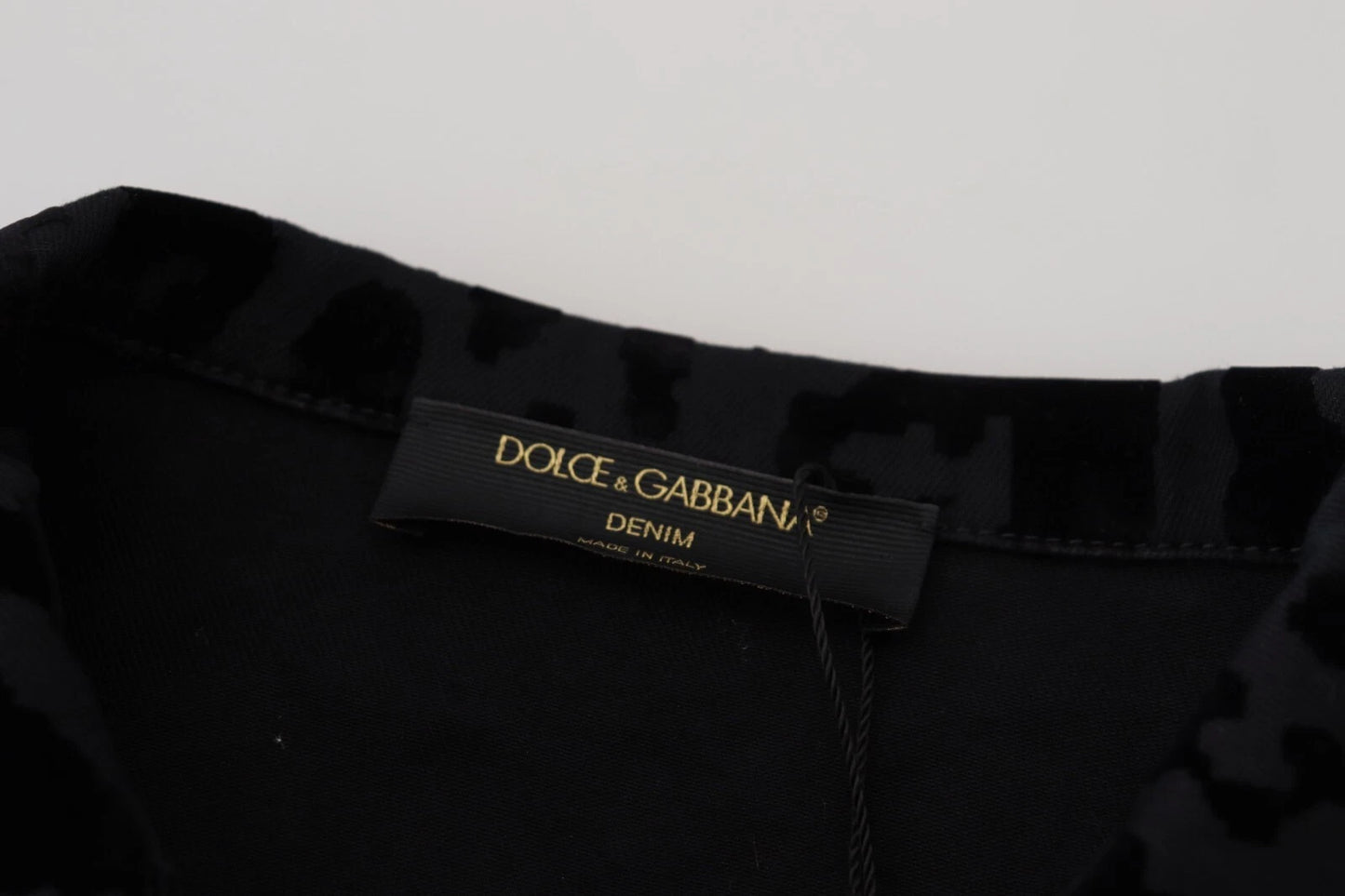 Dolce &amp; Gabbana – Langärmlige Jeansjacke aus schwarzer Baumwolle mit Leopardenmuster