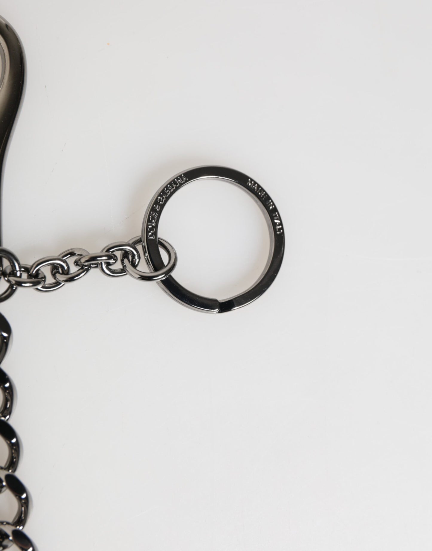 Dolce &amp; Gabbana Schlüsselanhänger mit DG-Logo, Militär-Leder, Schwarz/Rot