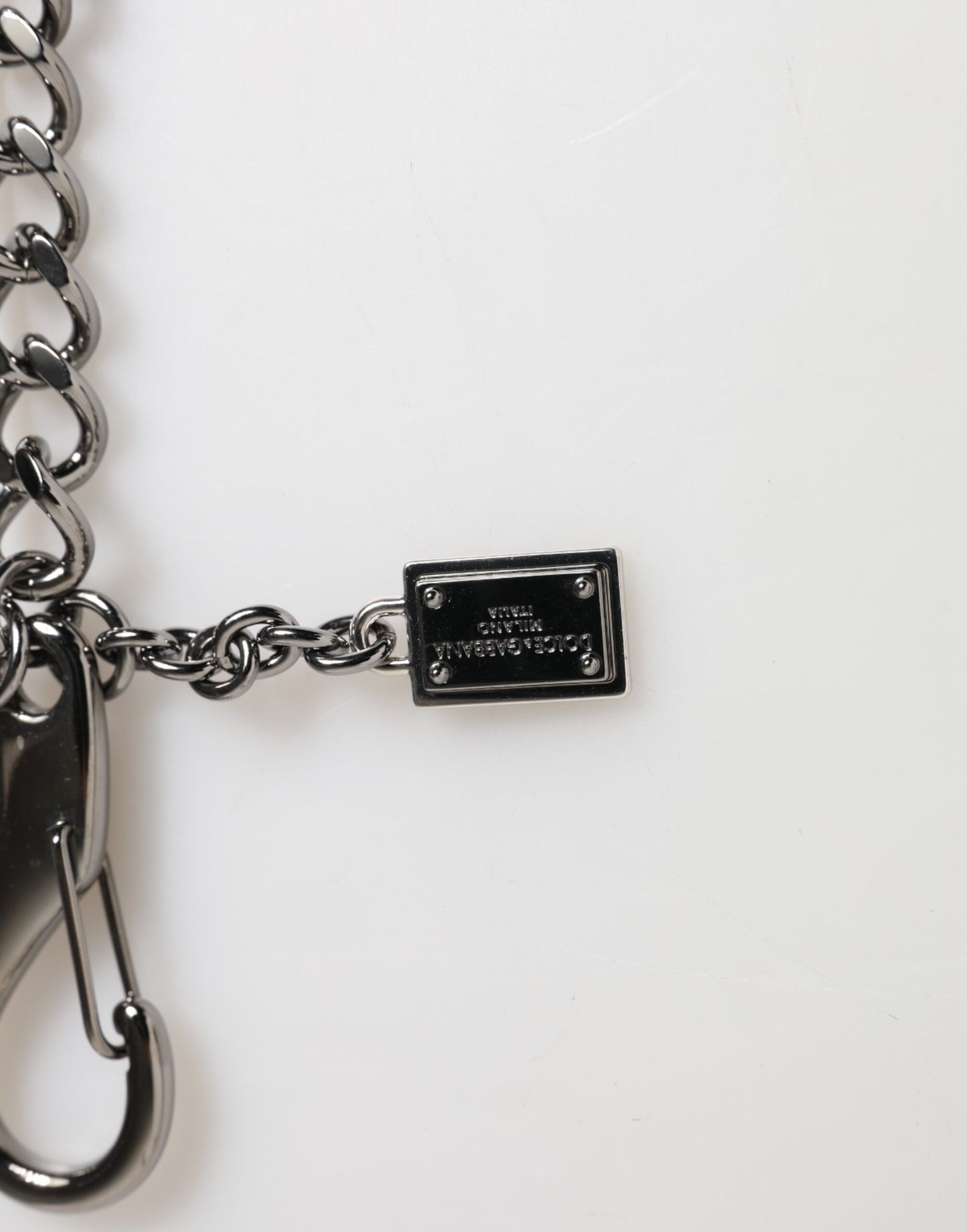 Dolce &amp; Gabbana Schlüsselanhänger mit DG-Logo, Militär-Leder, Schwarz/Rot