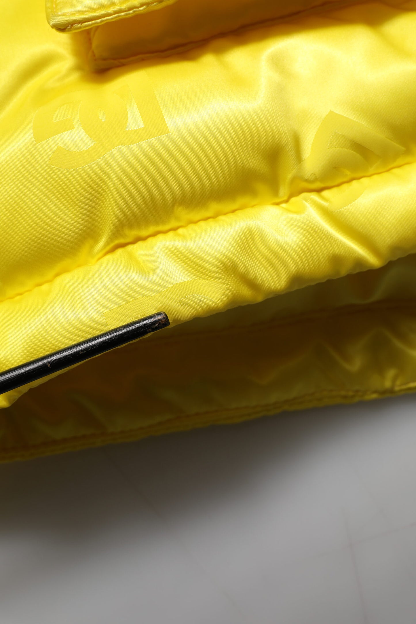 Dolce &amp; Gabbana – Puffer-Bomberjacke aus gelbem Nylon mit Logo für Herren