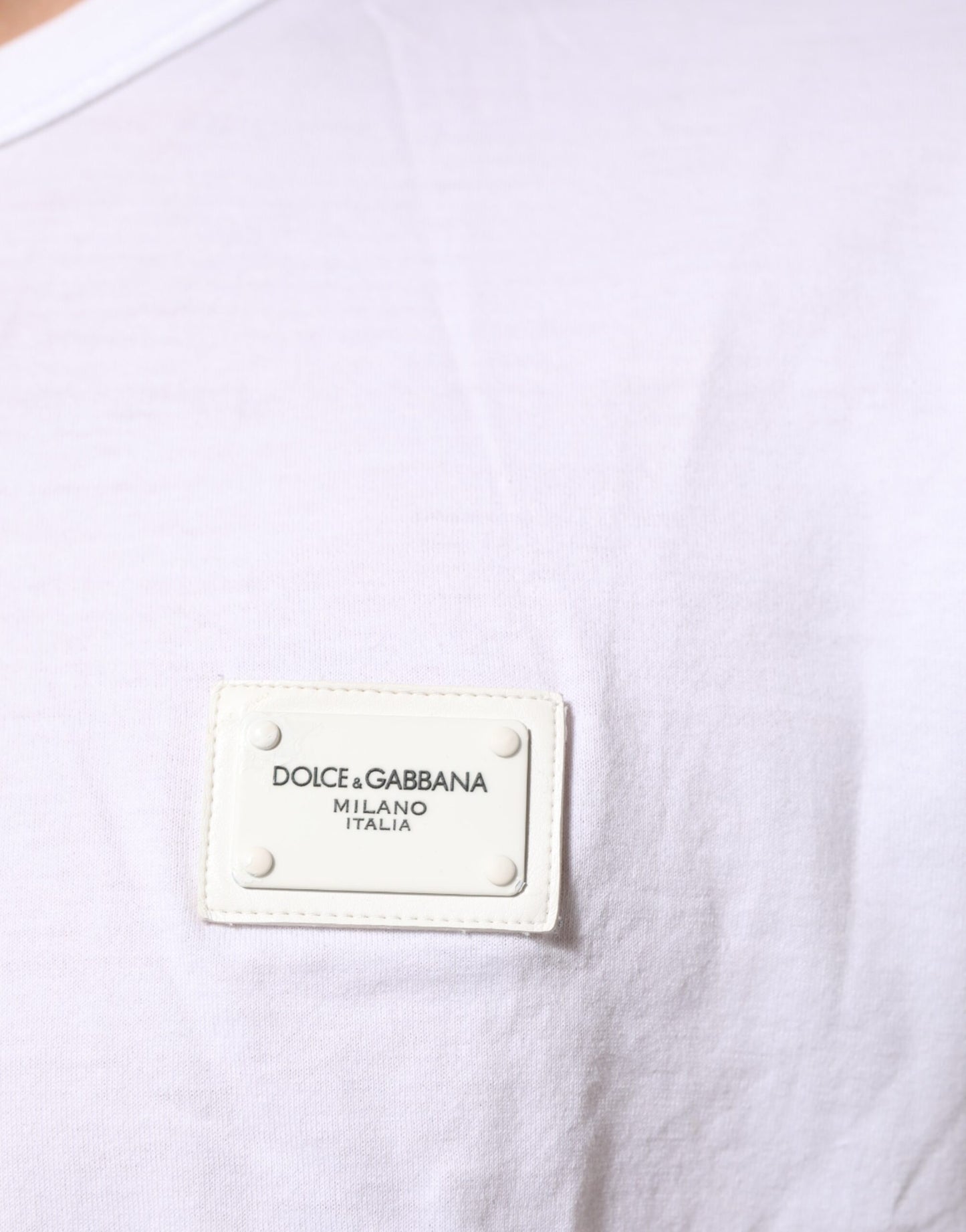Dolce &amp; Gabbana – Weißes Baumwoll-T-Shirt mit Rundhalsausschnitt und Logo-Plakette