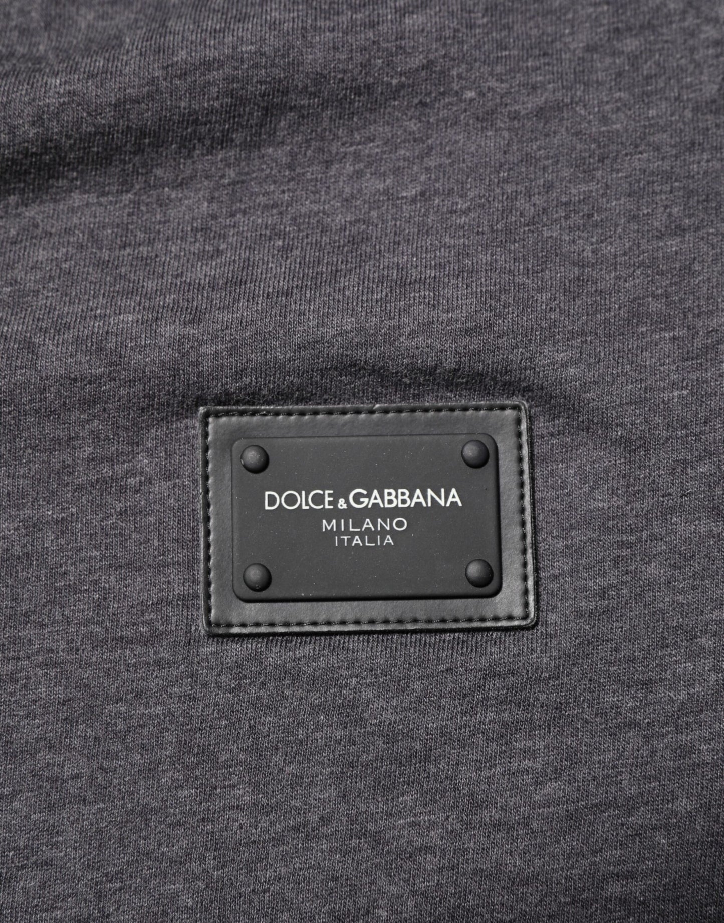 Dolce &amp; Gabbana – Graues Melange-T-Shirt aus Baumwolle mit V-Ausschnitt und Logo-Plakette