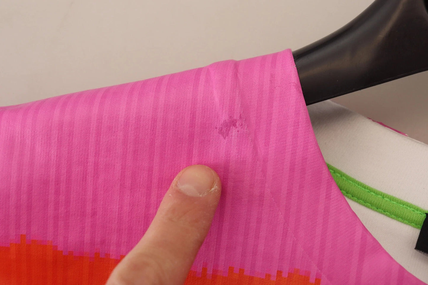 Dolce &amp; Gabbana Bluse mit mehrfarbigem Print, Baumwoll-Tanktop mit TV-Print