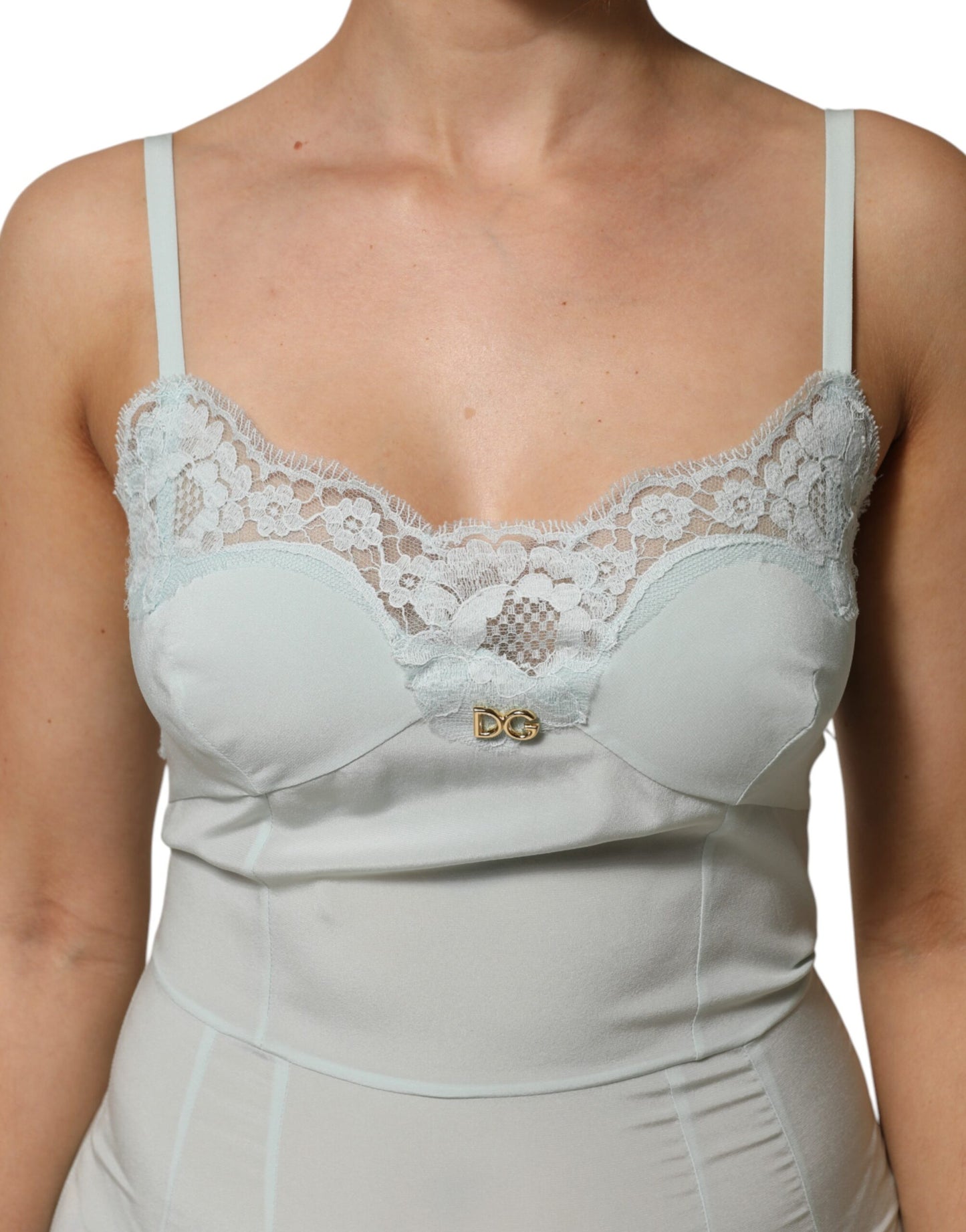 Dolce &amp; Gabbana – Hellblaues, figurbetontes Midi-Slipkleid aus Seidenspitze