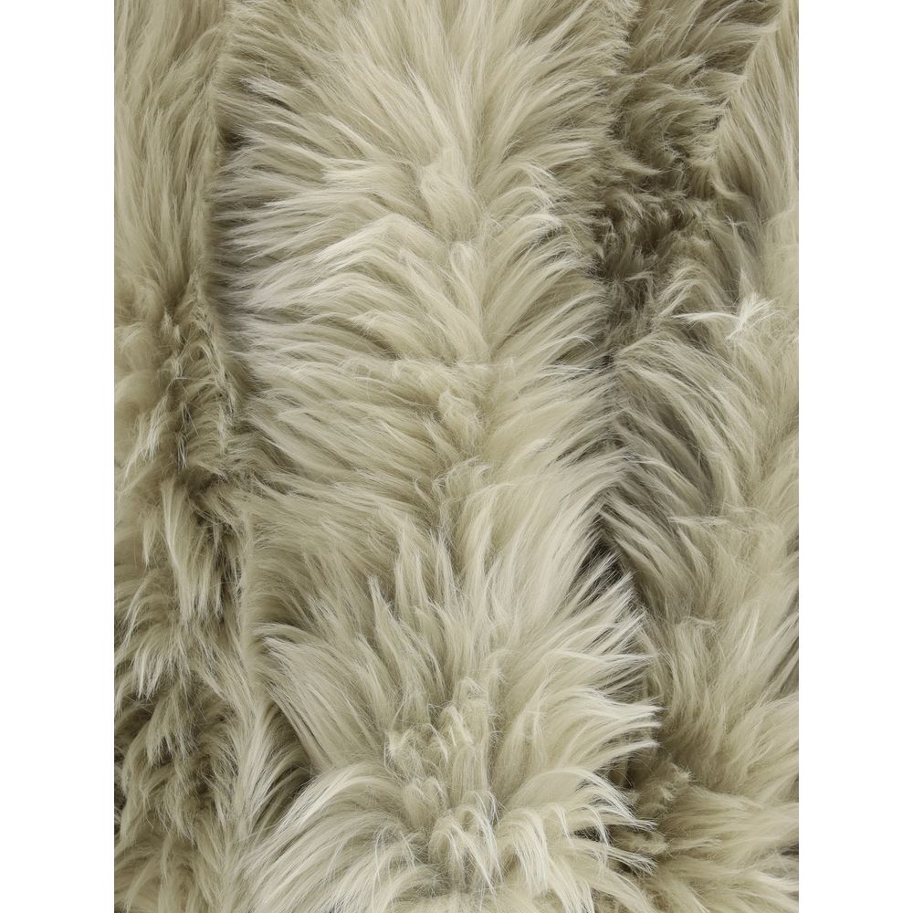 Die neueste Kunstpelzjacke