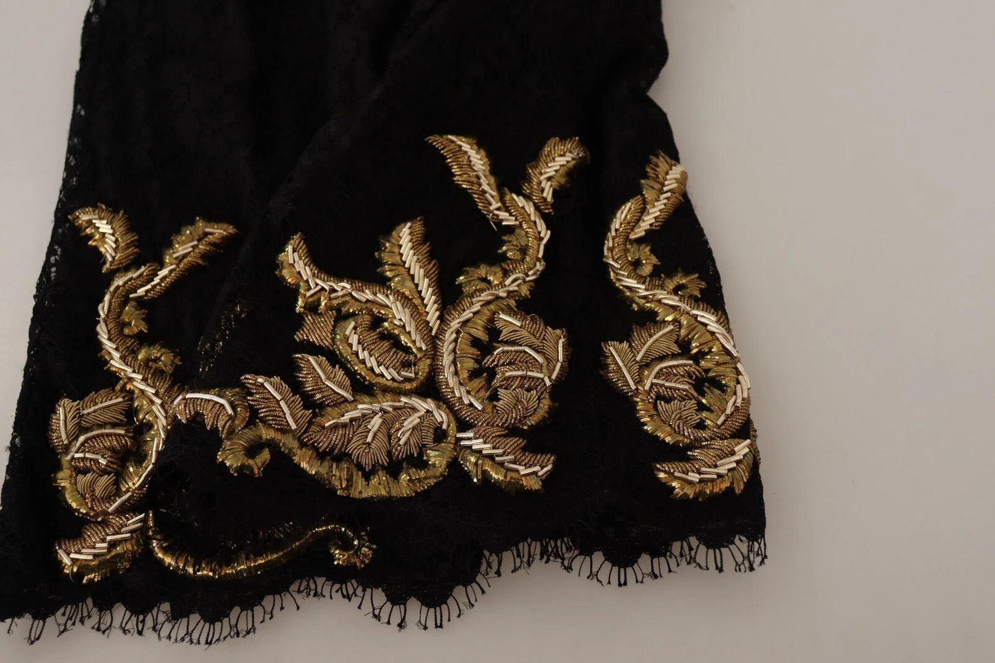 Dolce &amp; Gabbana Schwarze Spitze Gold Barock SPEZIALSTÜCK Shorts
