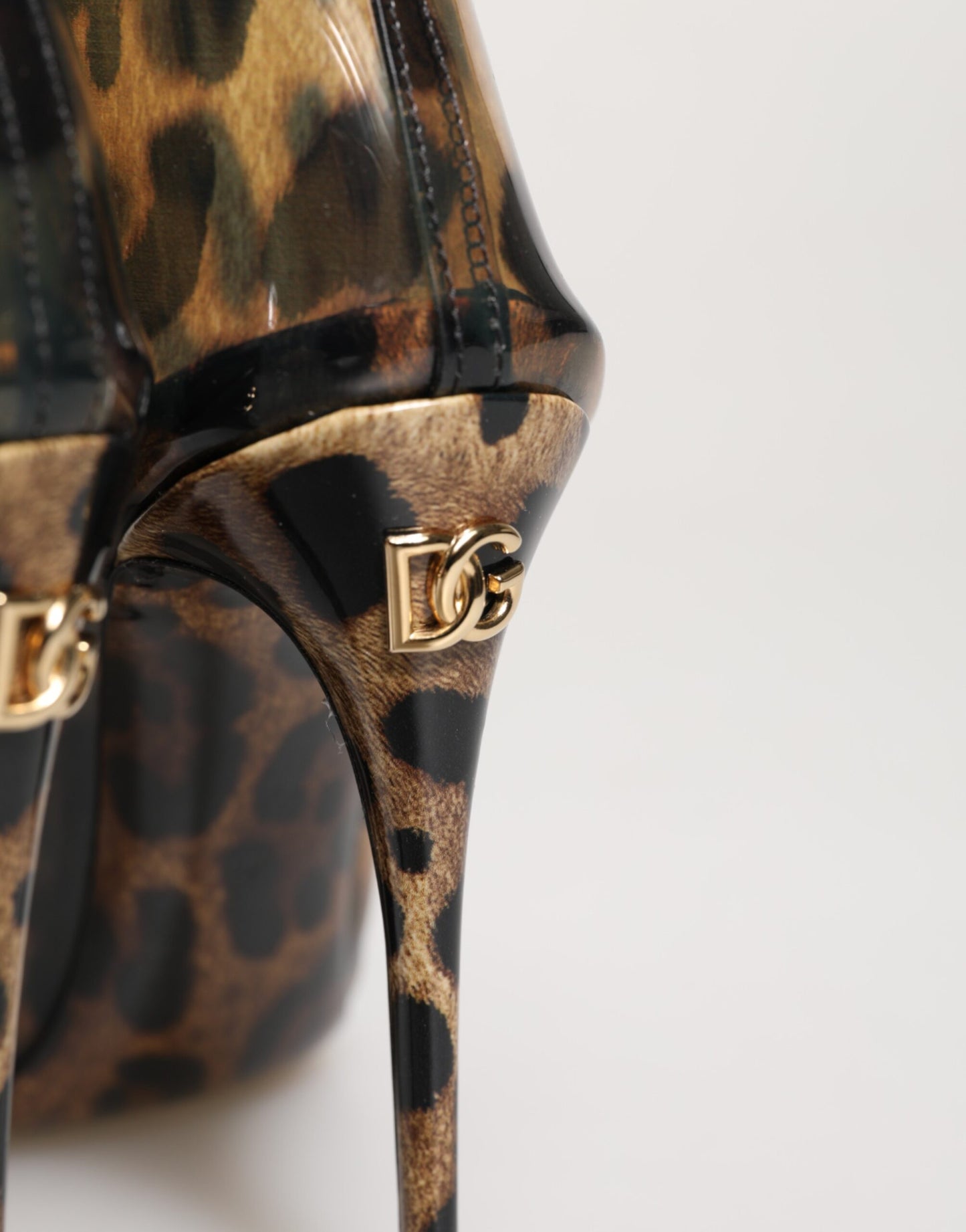 Dolce &amp; Gabbana – Stiefel aus PVC mit spitzer Zehenpartie und Leopardenmuster