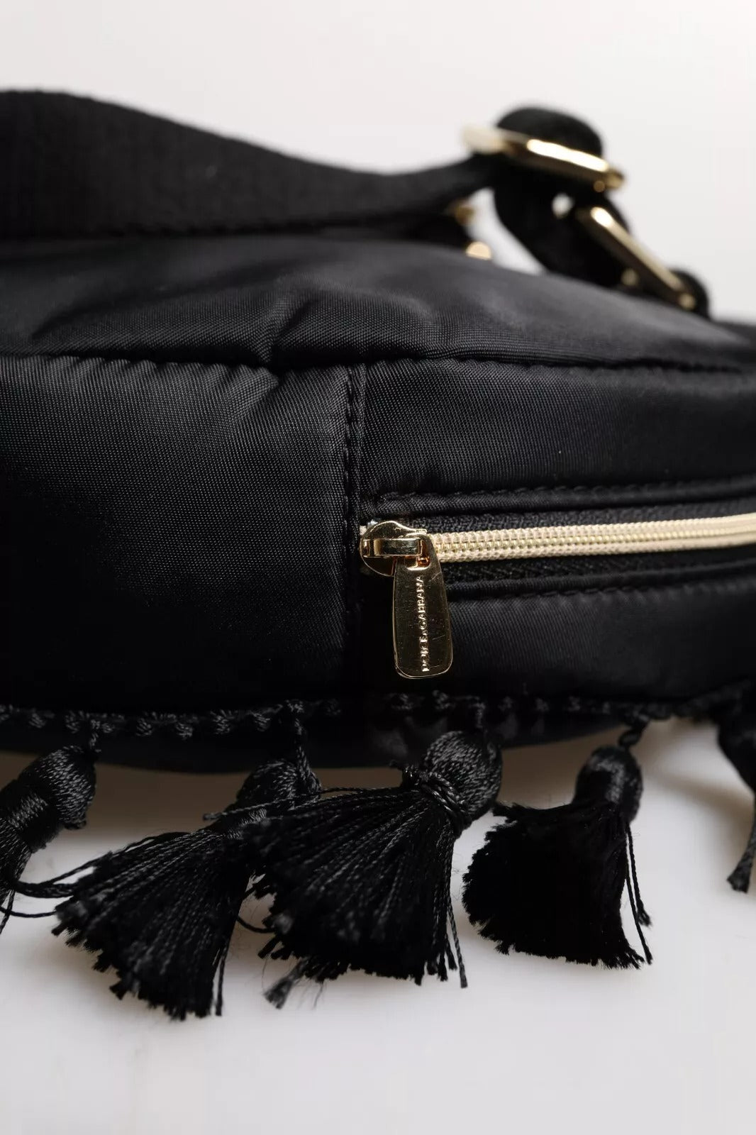 Dolce &amp; Gabbana – Schwarzer Kinderrucksack mit L'Amore-Aufnäher und Herzverzierung