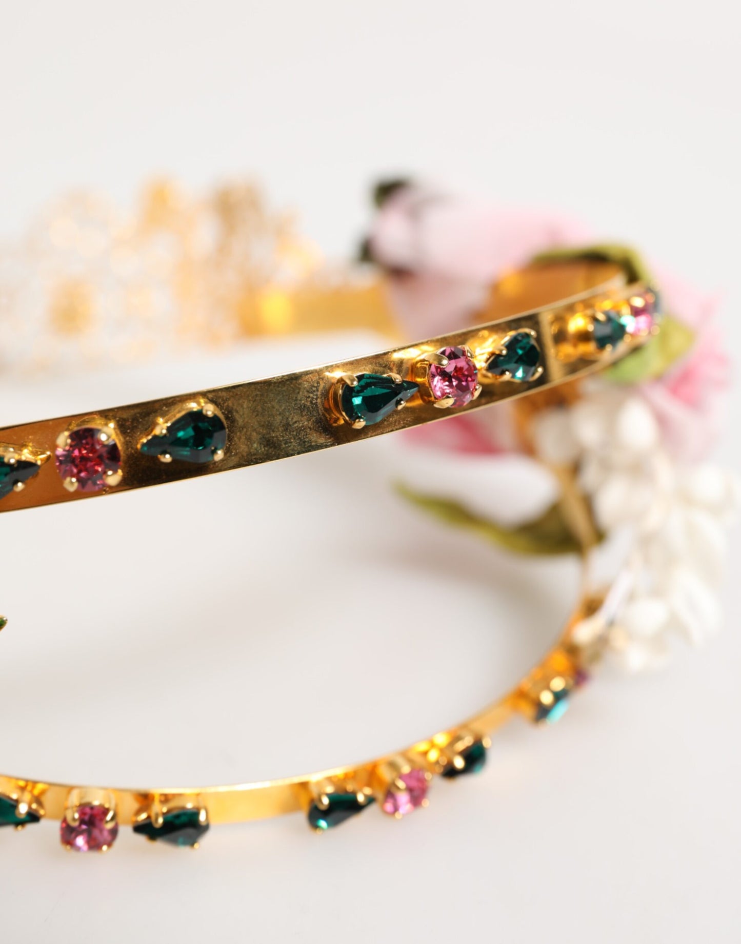 Dolce &amp; Gabbana – Goldfarbenes Blumen-Diadem mit rosa Rosen und Kristallkrone