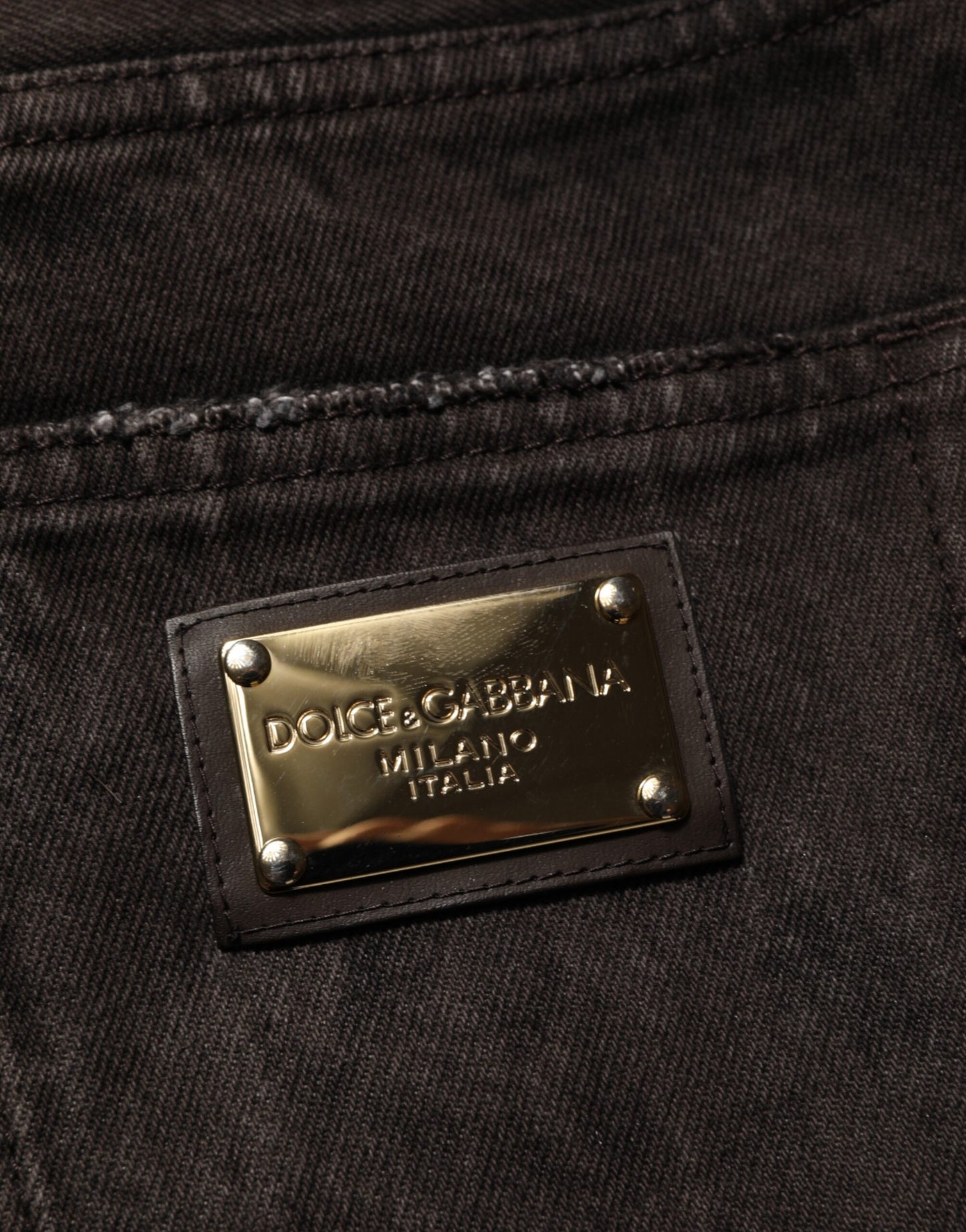 Dolce &amp; Gabbana Herren-Bermudashorts aus zerfetztem Baumwoll-Denim in Schwarz