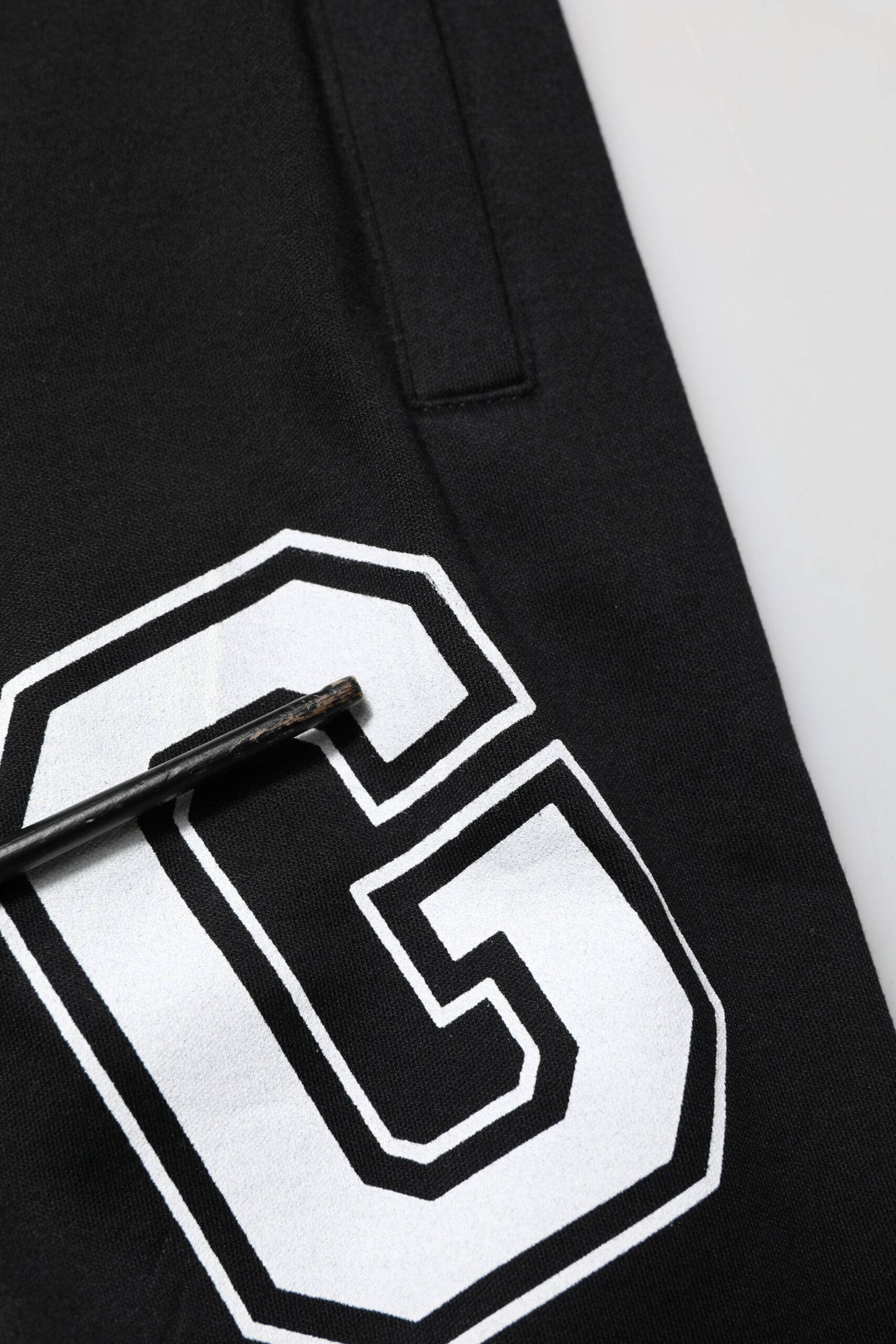 Dolce &amp; Gabbana – Lässige Bermudashorts aus Baumwolle mit schwarzem Logo-Print