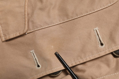 Dolce &amp; Gabbana – Beigefarbene, taillierte, kurze Jacke aus Baumwolle mit Knopfleiste