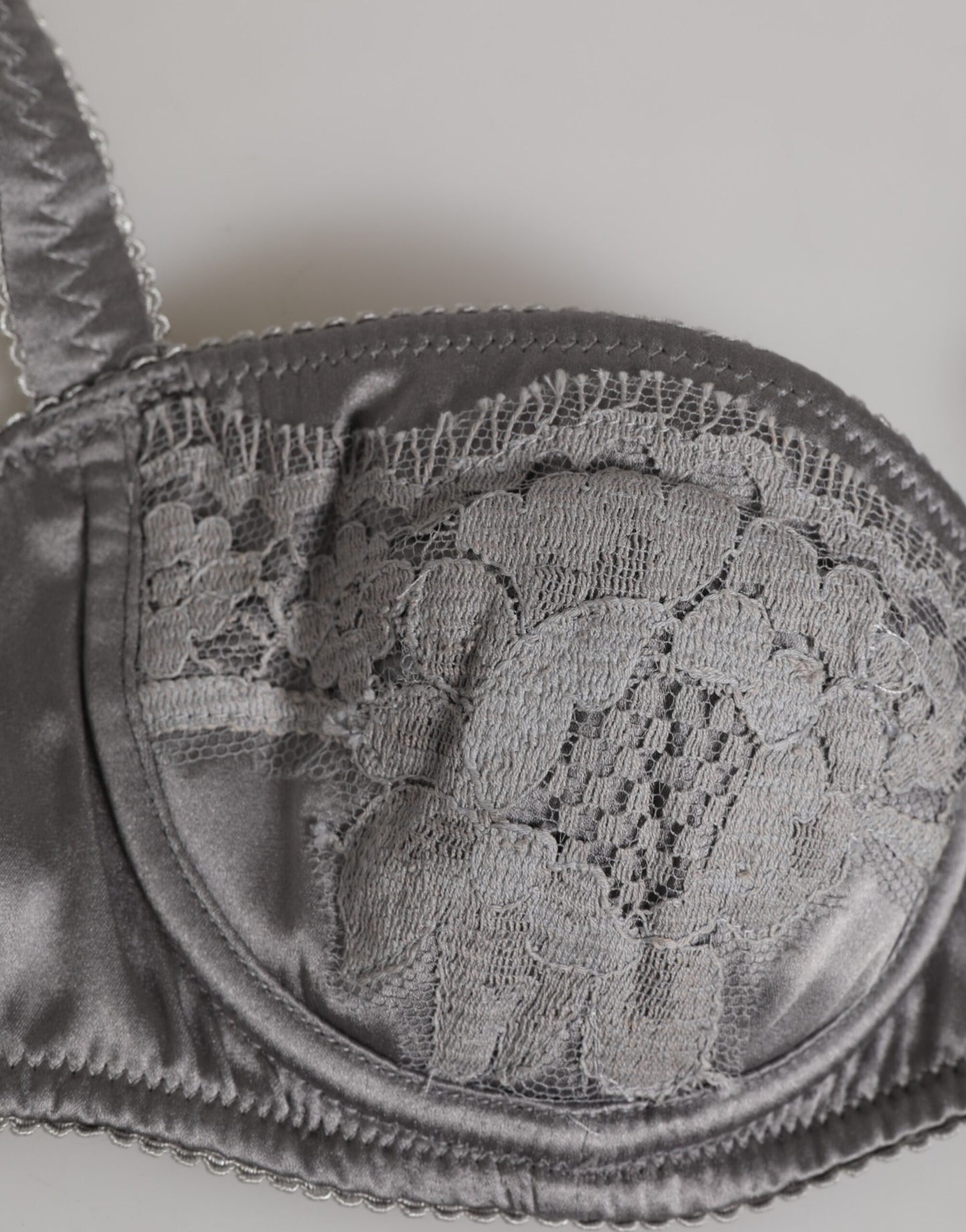 Dolce &amp; Gabbana Graue Balconette-BH-Unterwäsche aus Seide mit Bügeln