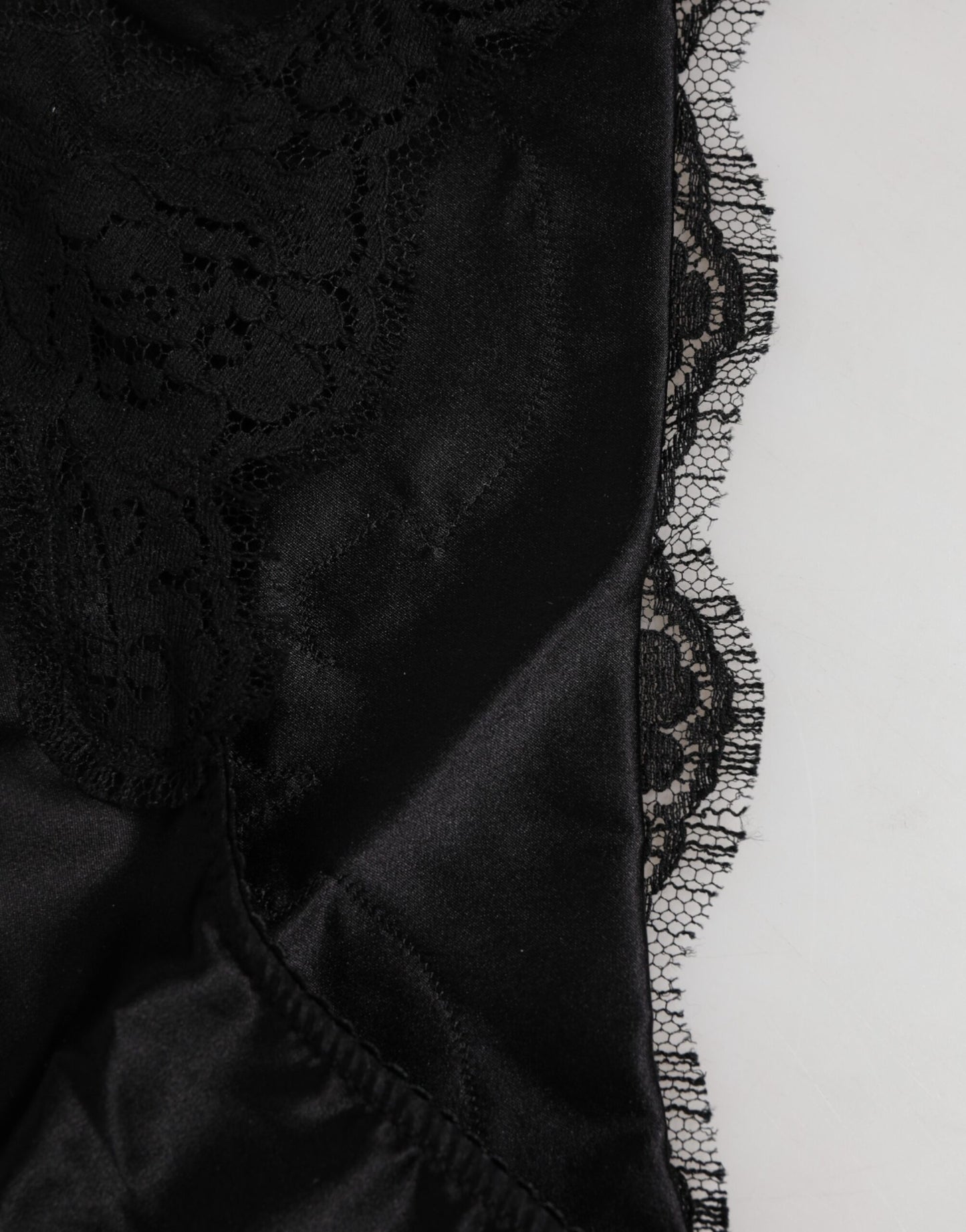 Dolce &amp; Gabbana – Slip aus schwarzer Seidensatin mit floraler Spitze