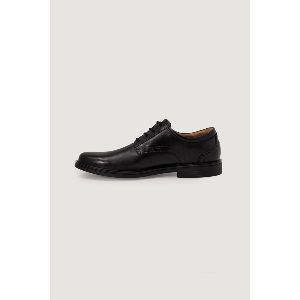 Clarks – Oxfords und Derbys aus schwarzem Leder