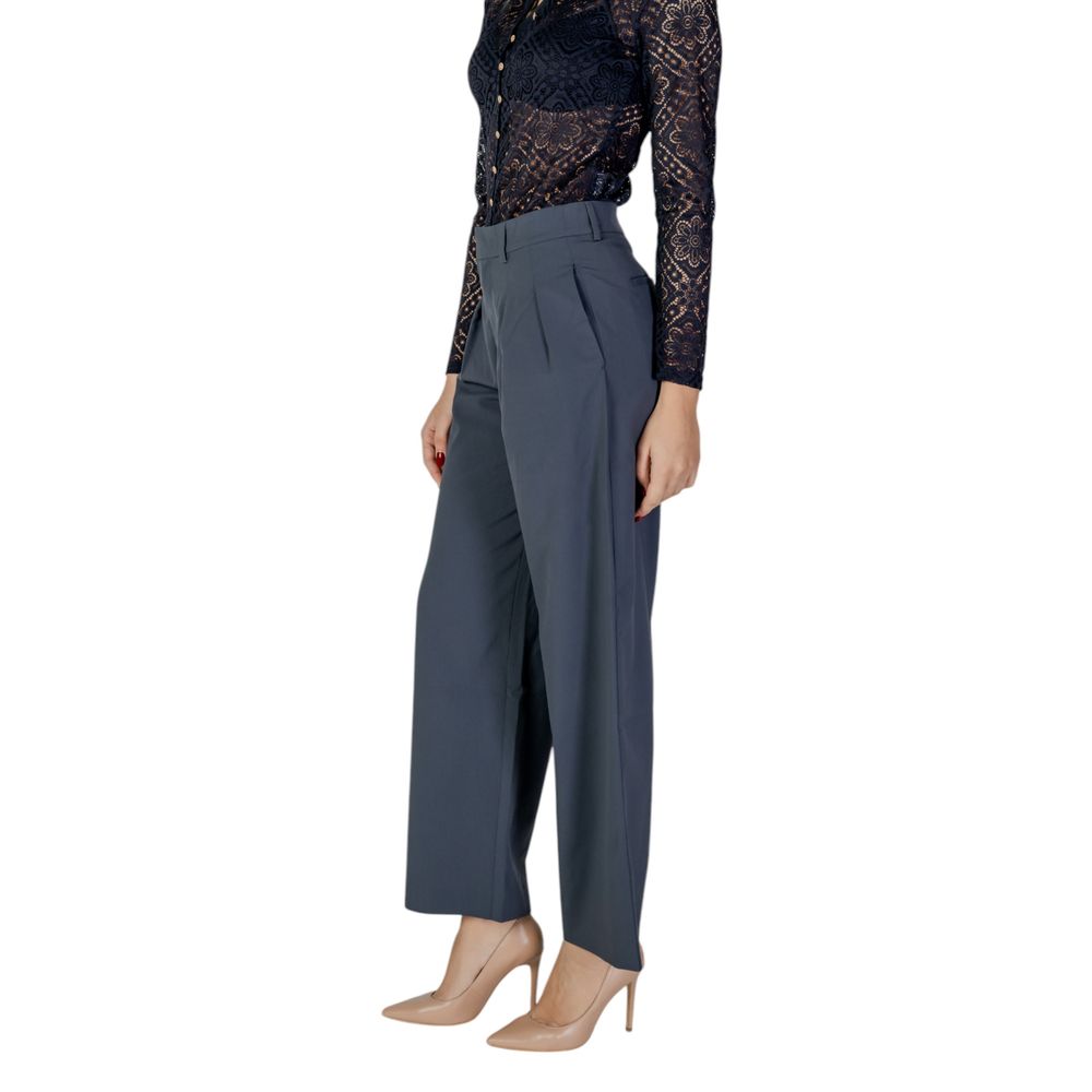 Calvin Klein Jeans – Graue Hose aus recyceltem Polyester