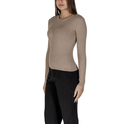 Vila Clothes – Beigefarbene Sportbekleidung aus recyceltem Polyester