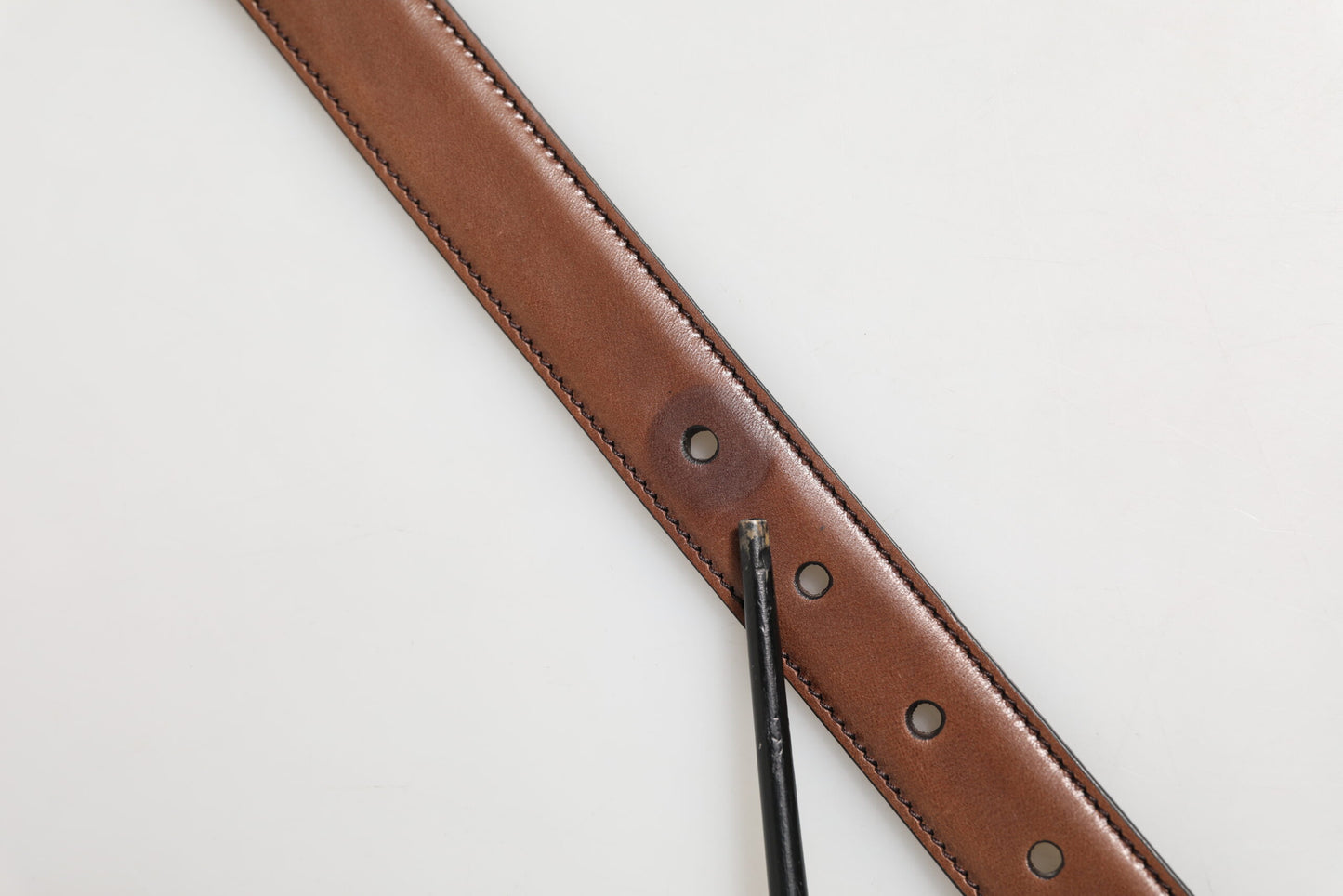 Dolce &amp; Gabbana Dunkelbrauner Ledergürtel mit antiker silberner Schnalle