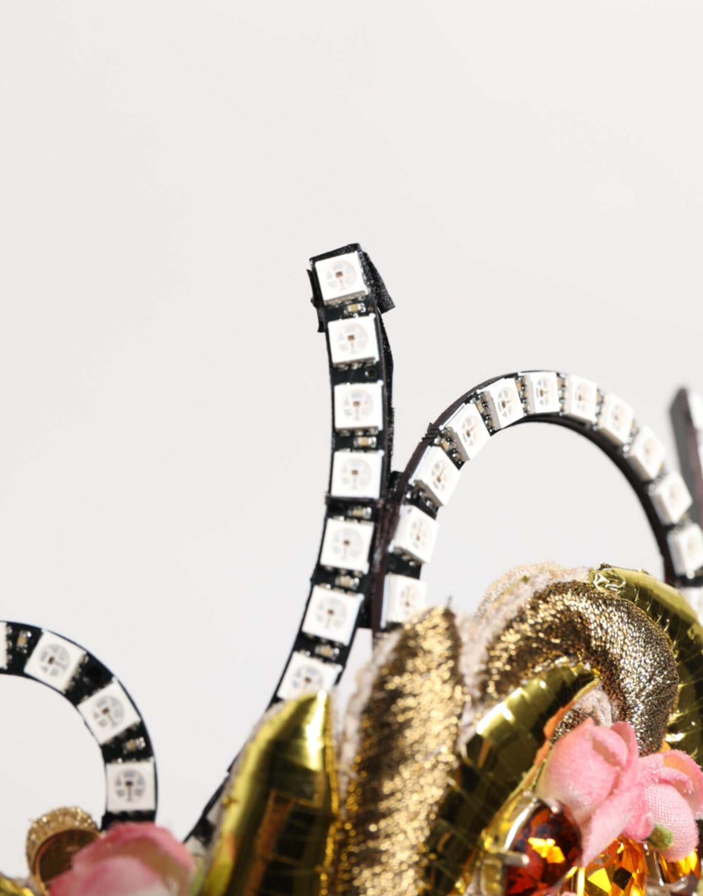 Dolce &amp; Gabbana Gold Messing Kristall verziert Kopfstück Krone Diadem Tiara