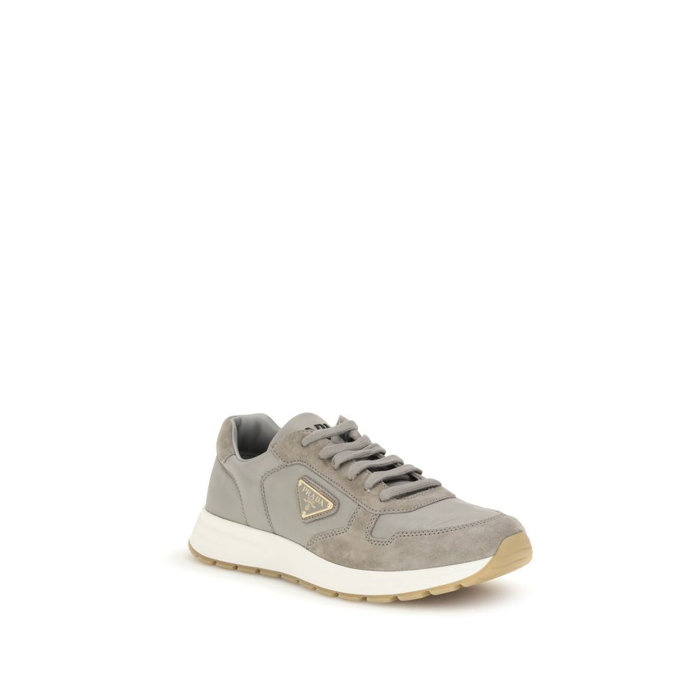 Prada Graue Sport-Sneaker aus recyceltem Polyamid