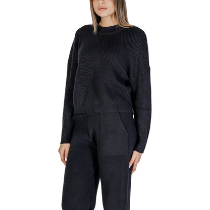 Cleré Schwarzer Viskosepullover